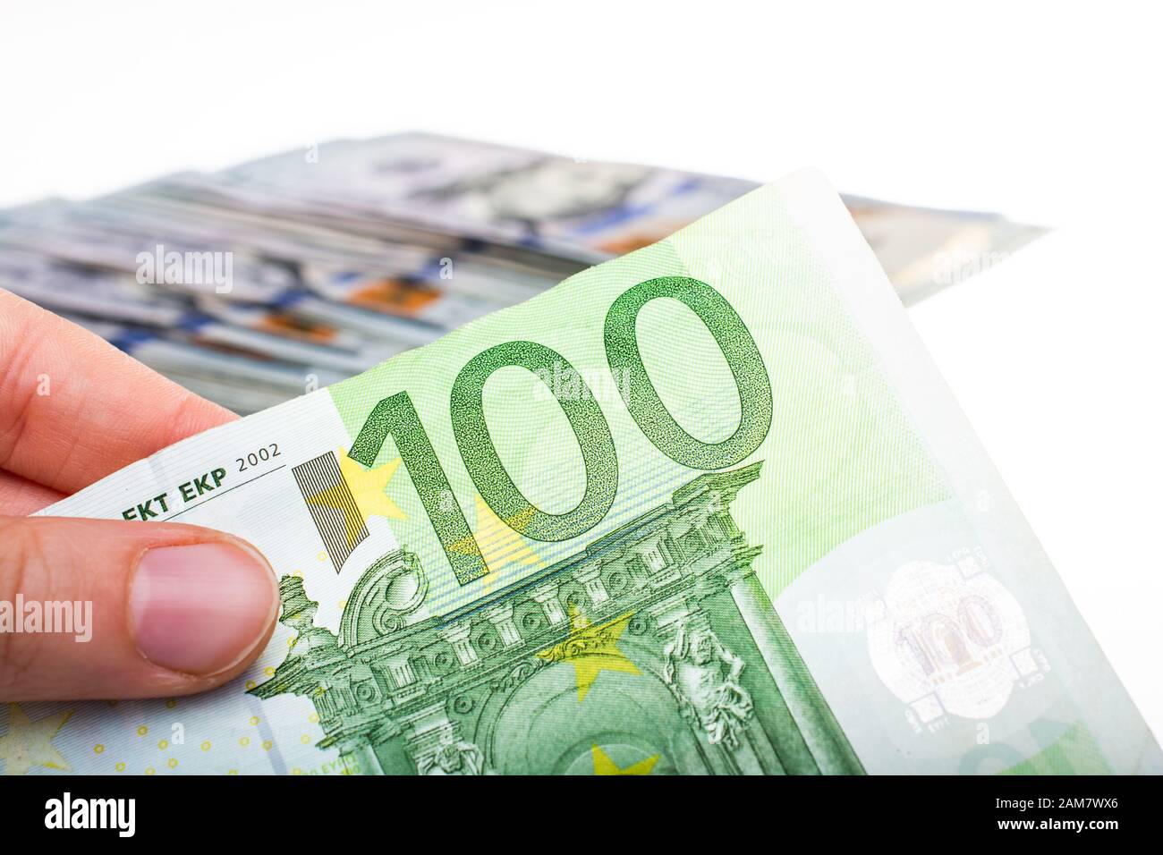 Hände, die Euro-banknoten Währungen als finanzielle Aktivität Stockfoto