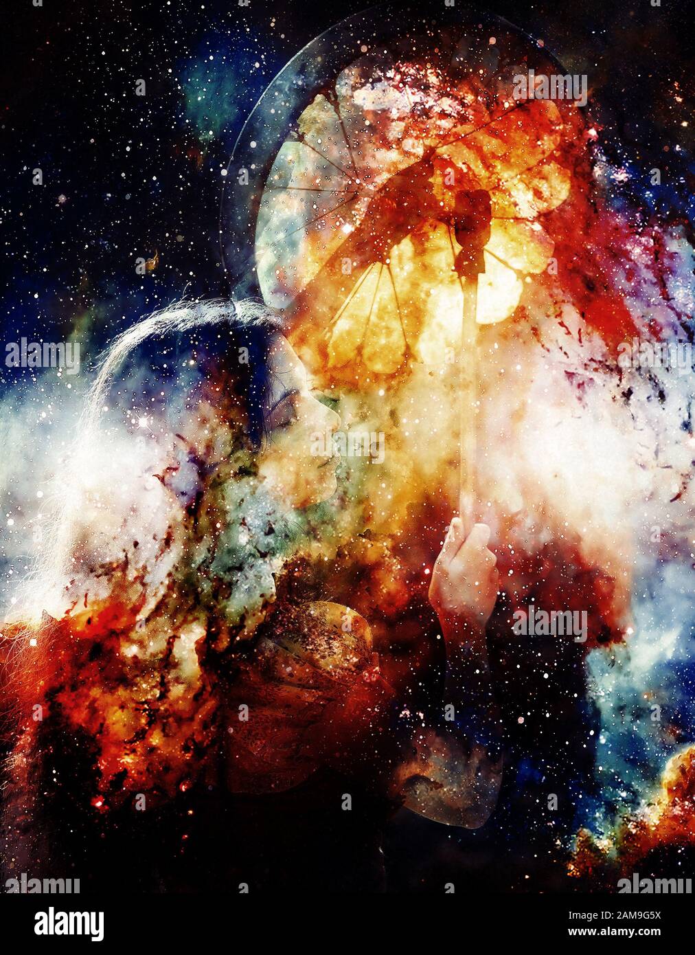 Schamanisches Mädchen mit Rahmentrommel auf abstraktem strukturiertem Raumhintergrund. Stockfoto