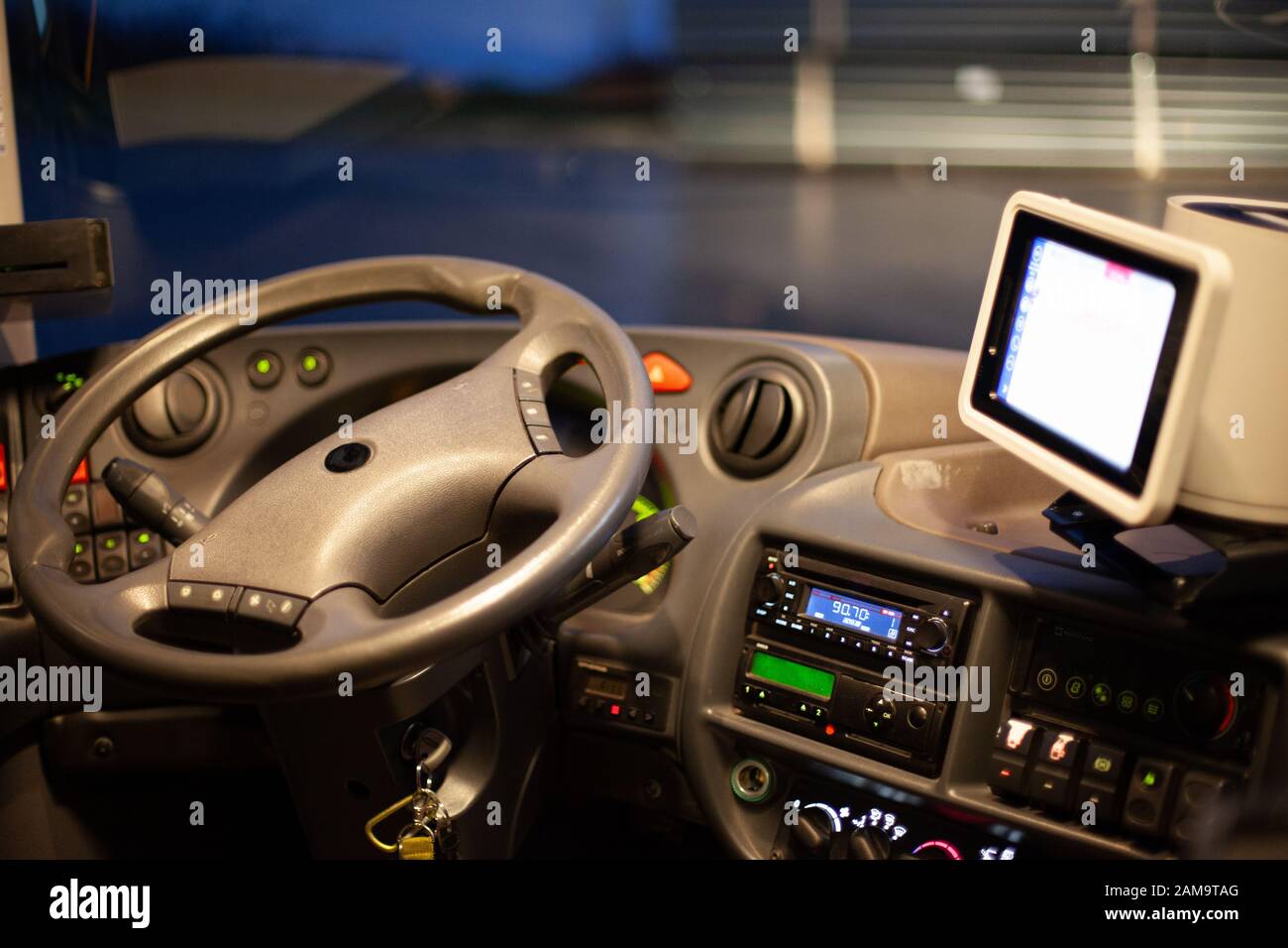 Cockpit eines Busses Stockfoto