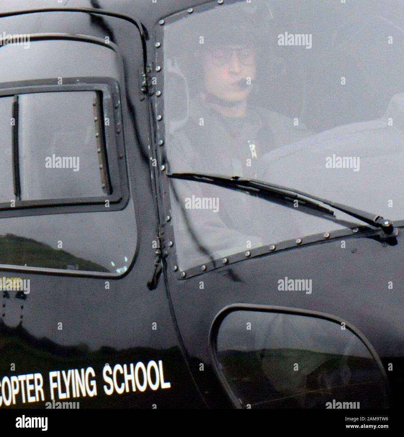 Prinz William auf dem ersten Hubschraubertraining bei RAF Shawbury in Shropshire. Stockfoto