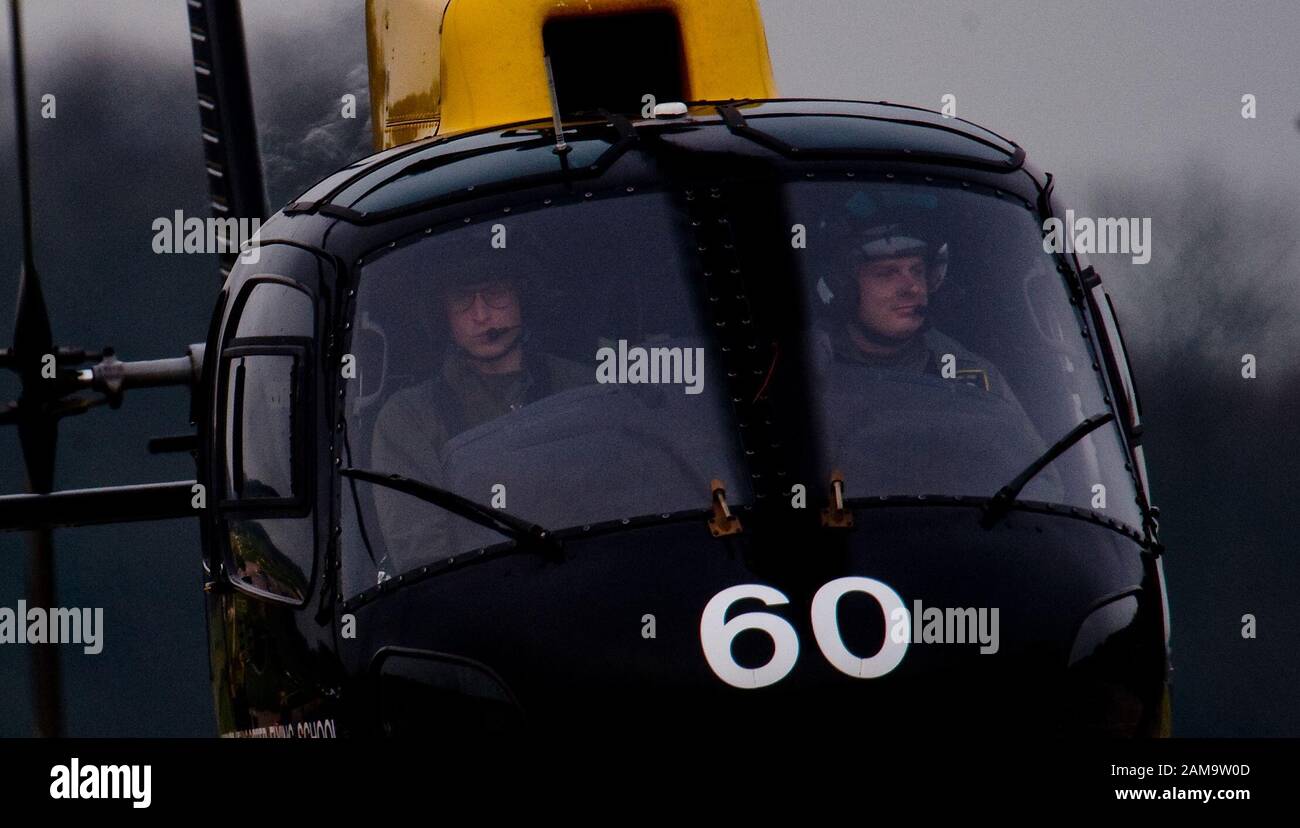 Prinz William auf dem ersten Hubschraubertraining bei RAF Shawbury in Shropshire. Stockfoto