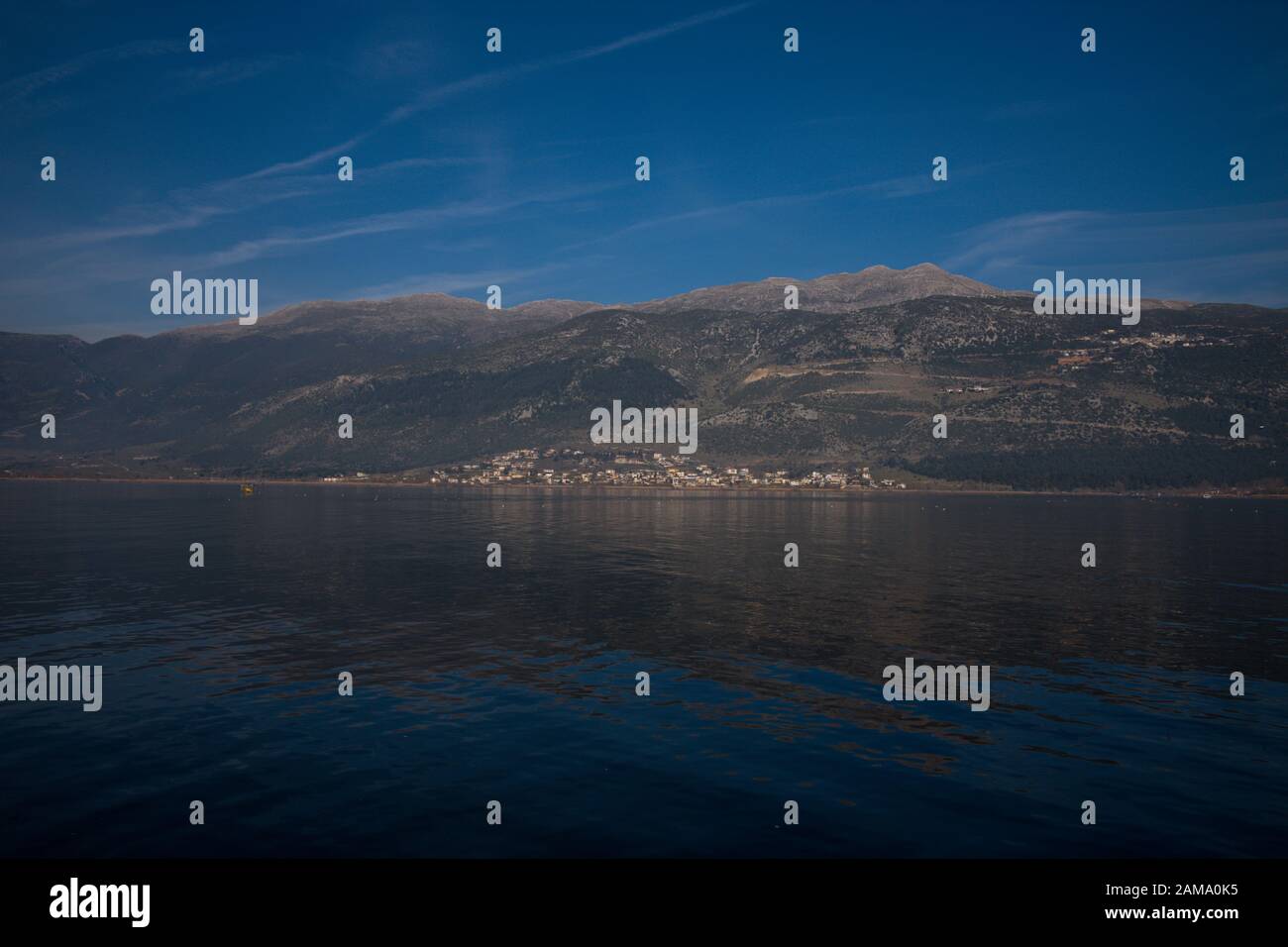 Blick auf die Insel im See, Ioannina Griechenland Stockfoto