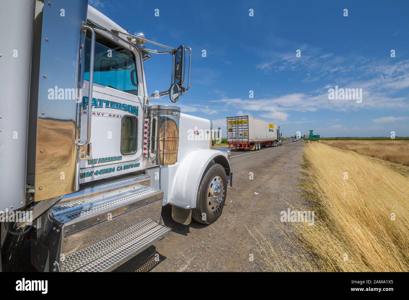 Blick auf Freightliner auf Highway 12, San Francisco, Kalifornien, USA, Nordamerika Stockfoto