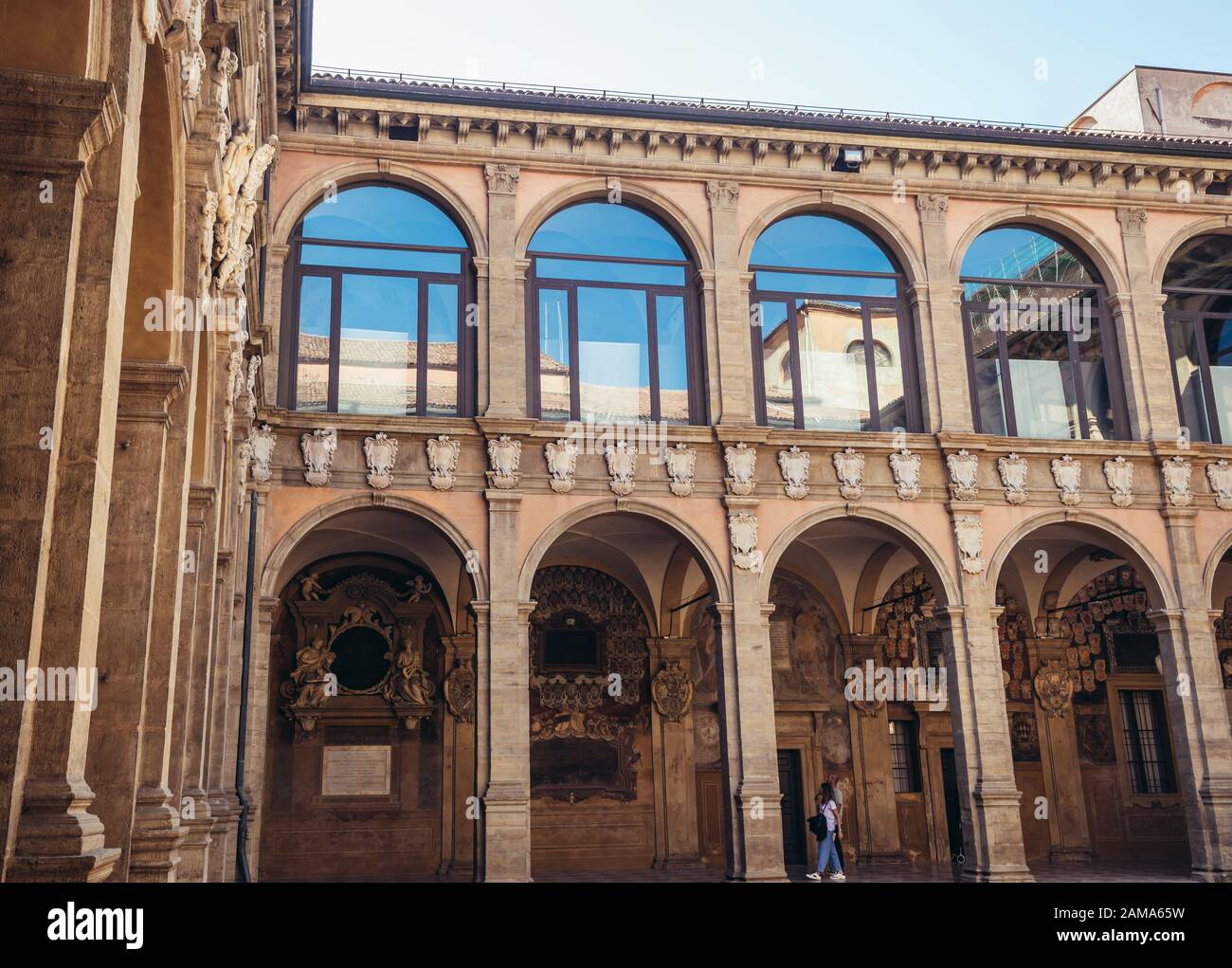 Archiginnasio in Bologna Universität Gebäude, die älteste Universität der Welt in Bologna, Hauptstadt und größte Stadt der Region Emilia Romagna, Italien Stockfoto