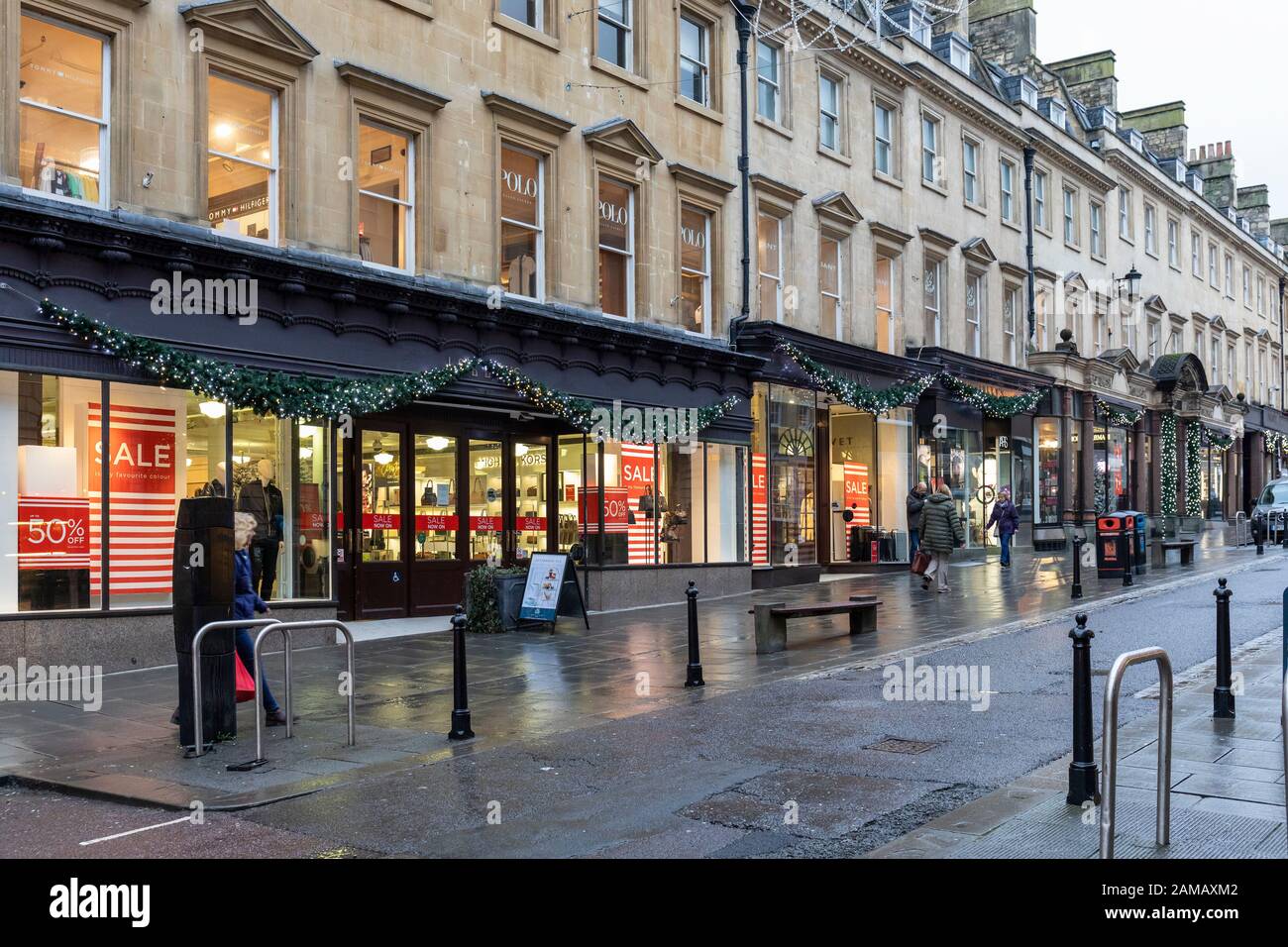 Verkauf im Januar im House of Fraser Store Jollys, eines der ältesten Kaufhäuser Europas, Milsom Street, Bath, England, Großbritannien Stockfoto
