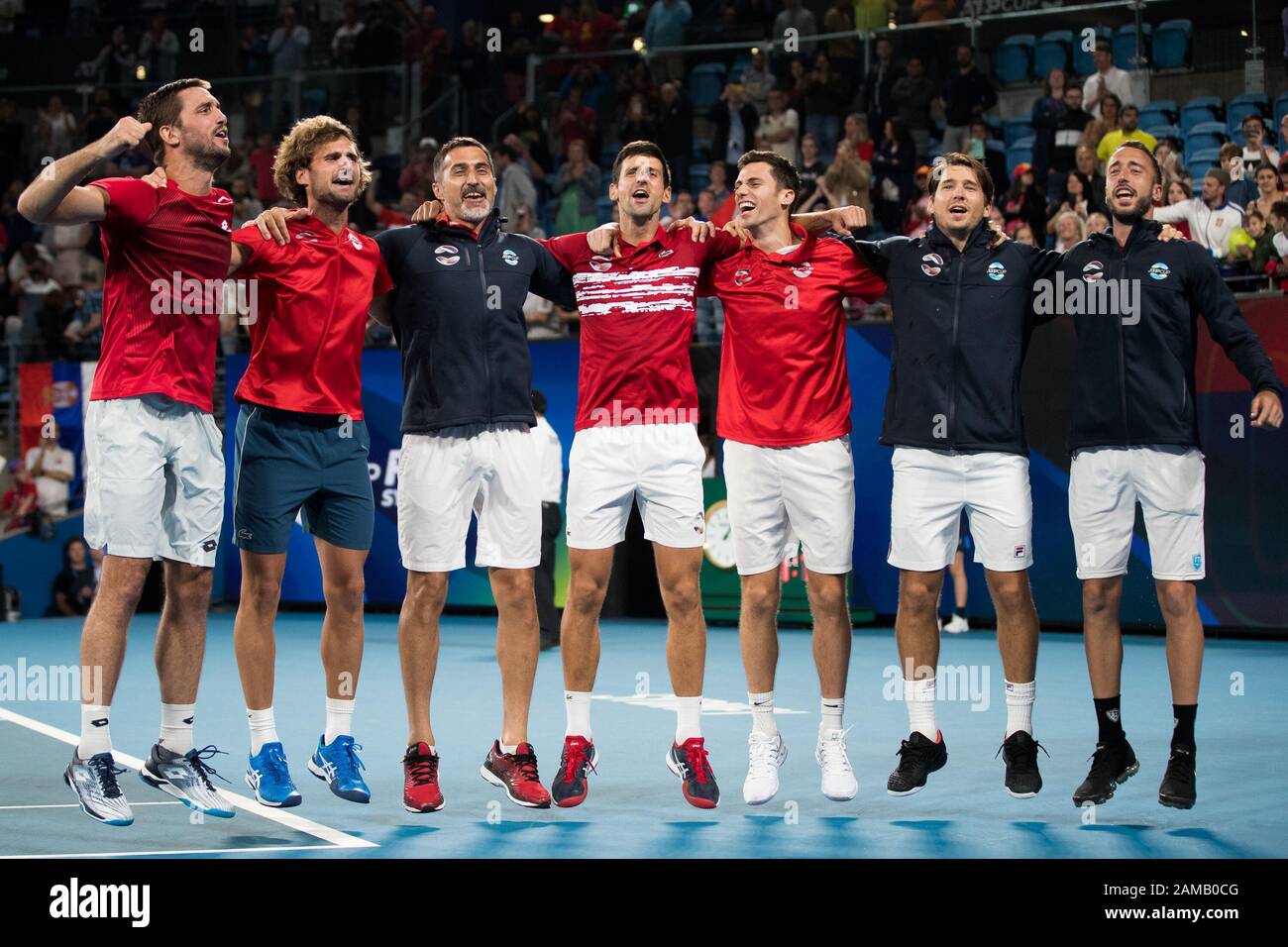 Serbien feiert, nachdem er Spanien beim ATP-Cup-Finale 2020 in der Ken Rosewall Arena, Sydney, Australien am 12. Januar 2020 mit 2:1 besiegt hat. Foto von Peter Dovgan. Stockfoto