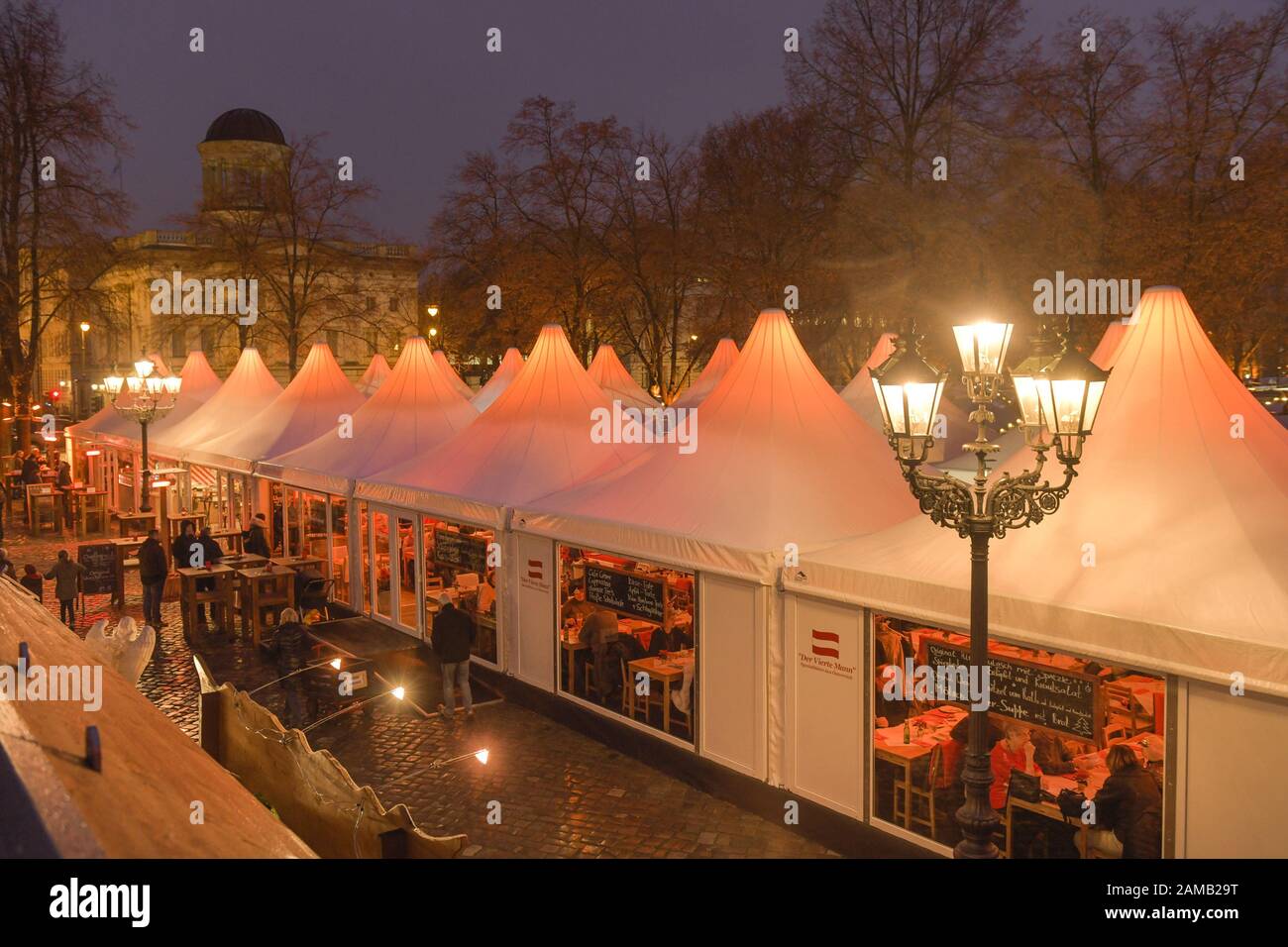 Weihnachtsmarkt am Schloss Charlottenburg, Berlin, Deutschland