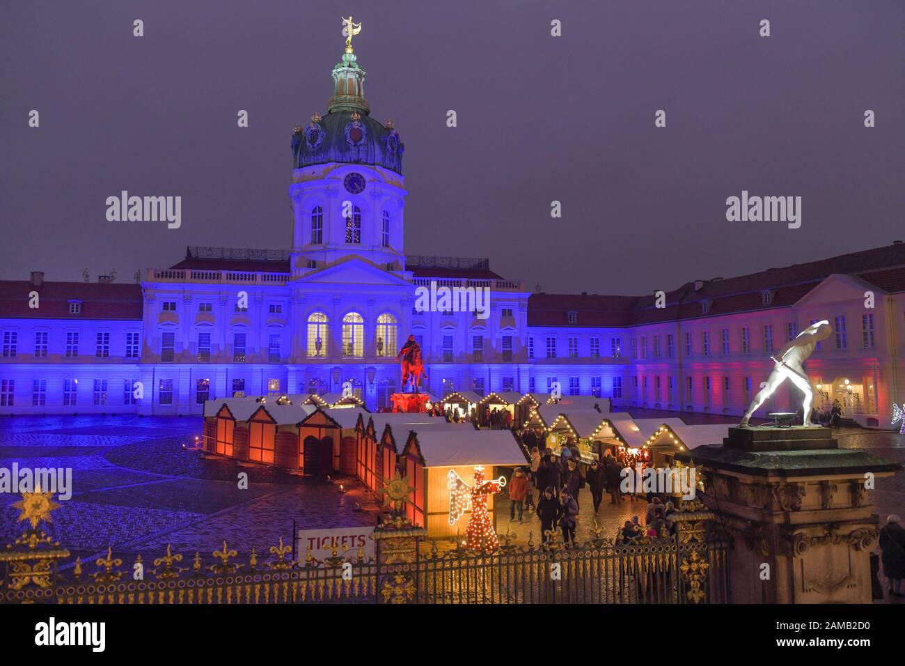 Weihnachtsmarkt am Schloss Charlottenburg, Berlin, Deutschland