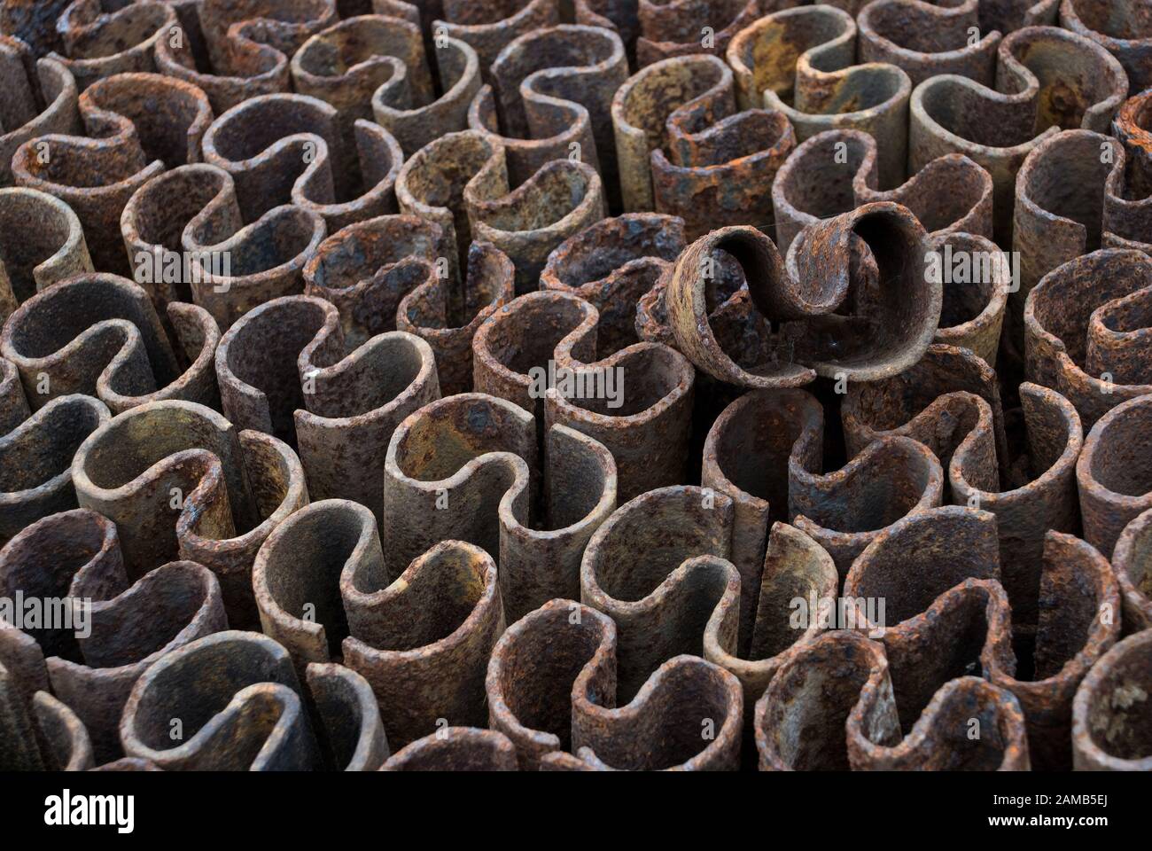 Bahnsteigklammern in Nahaufnahme und in einem interessanten Muster Stockfoto