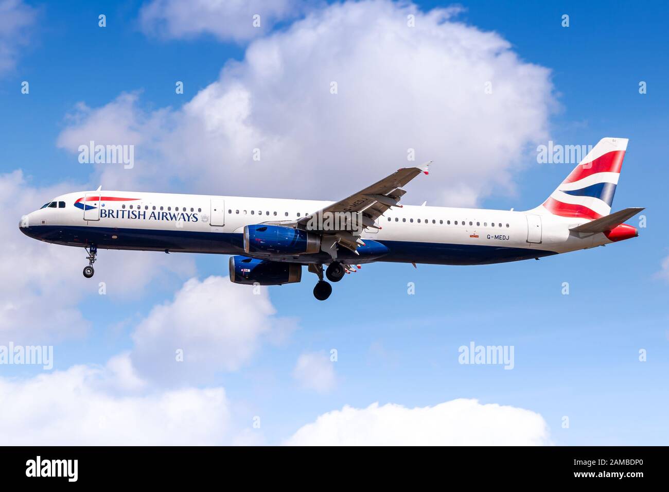 London, Großbritannien - 1. August 2018: Airbus A321 von British Airways am Flughafen London-Heathrow (LHR) in Großbritannien. Airbus ist eine Luft Stockfoto
