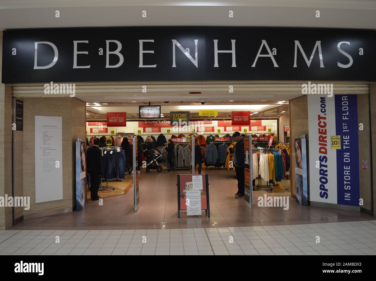 London, Großbritannien. Januar 2020, 12. Debenhams Laden in Wimbledon bereitet sich auf Schließung, es ist einer von 19 Debenhams Geschäfte bestätigt, in der Nähe sein 2020. Stockfoto