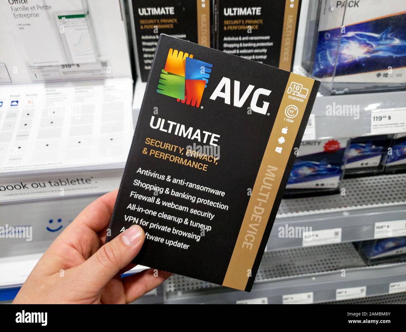 Montreal, Kanada - 26. Dezember 2019: AVG Ultimate App und Lizenz. AVG AntiVirus ist eine Antivirensoftware, die von AVG Technologies, Tochtergesellschaft o, entwickelt wurde Stockfoto