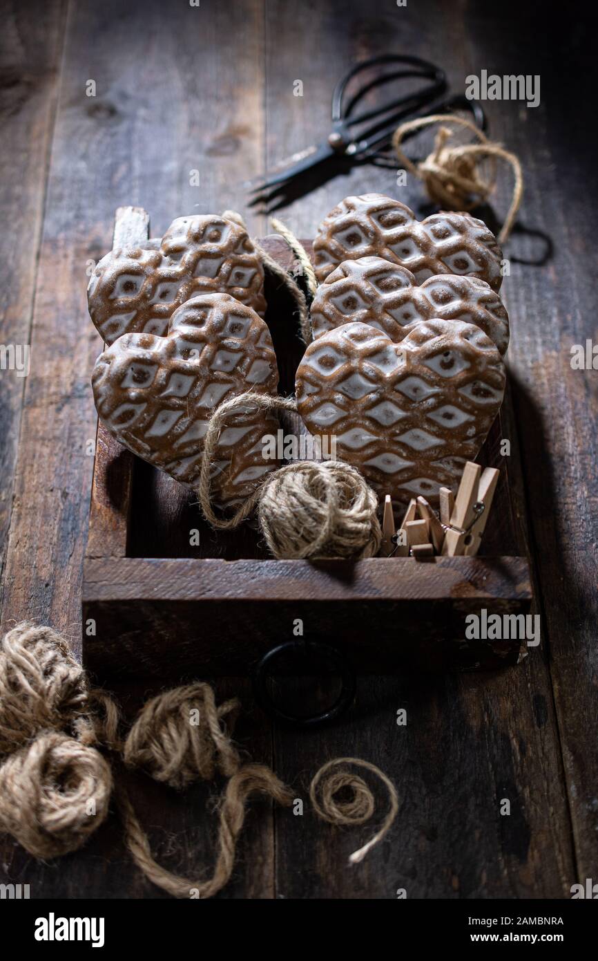 Lebkuchen Obstkuchen.süße Speisen und Desserts.Foto auf einem Holztisch.Vintage-Stil. Stockfoto