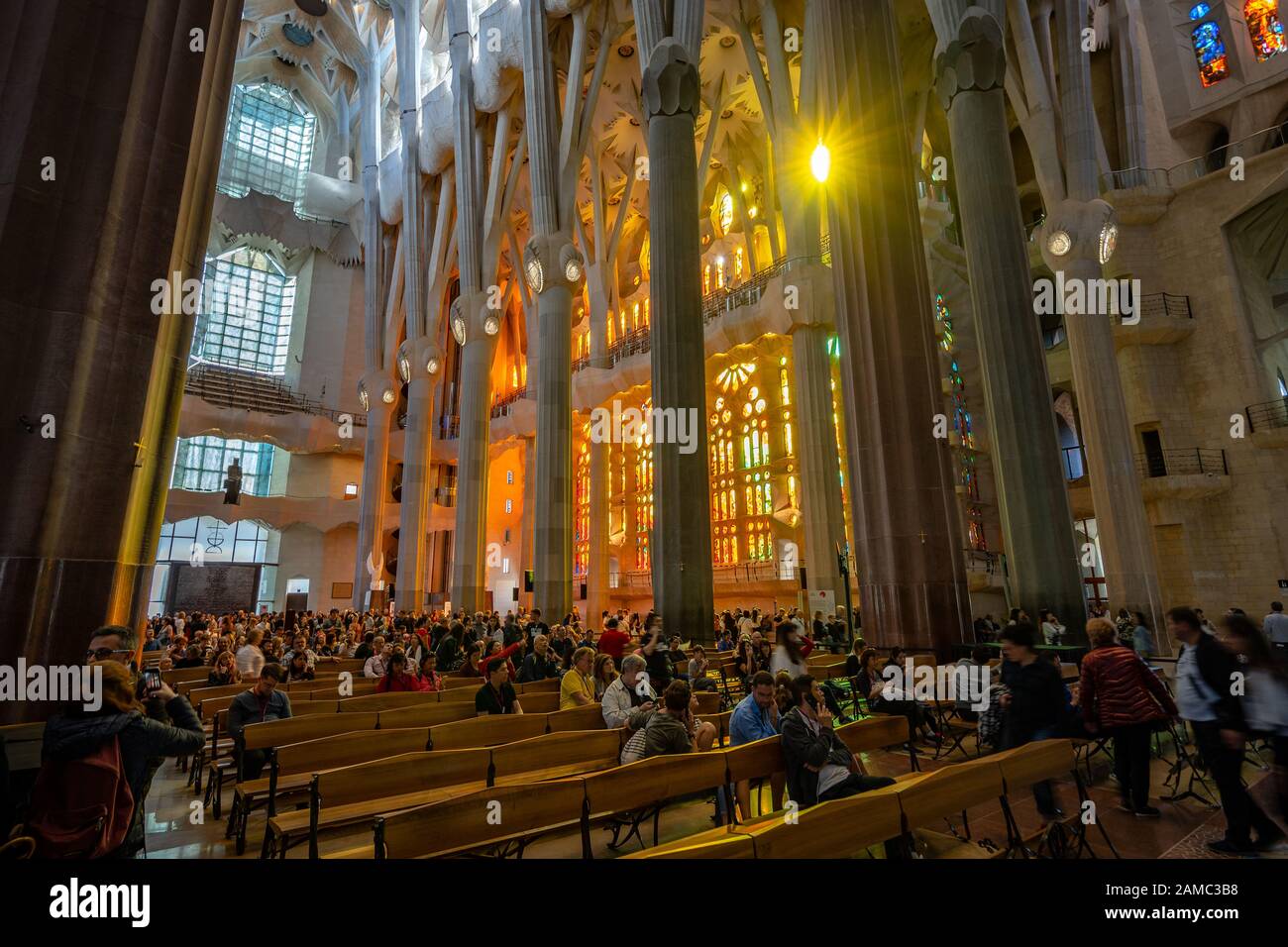 Barcelona, Spanien - Sagrada Familia im Inneren Stockfoto