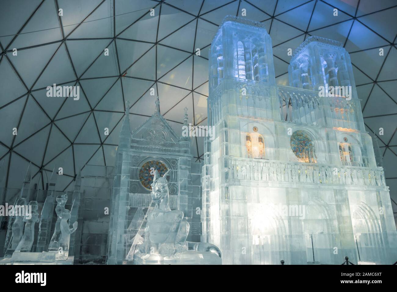 Hrebienok: Tatransky Ladovy dom (Tatra Ice Dome) 2019/2020 - Kathedrale Notre Dame. Slowakei. Europa Stockfoto