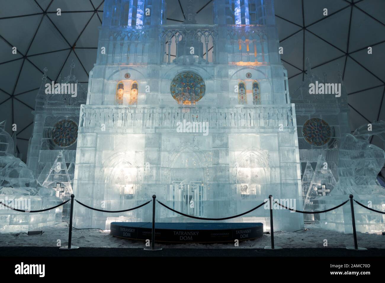 Hrebienok: Tatransky Ladovy dom (Tatra Ice Dome) 2019/2020 - Kathedrale Notre Dame. Slowakei. Europa Stockfoto