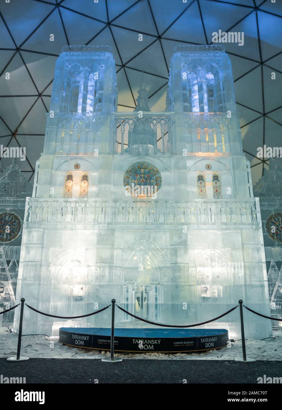 Hrebienok: Tatransky Ladovy dom (Tatra Ice Dome) 2019/2020 - Kathedrale Notre Dame. Slowakei. Europa Stockfoto