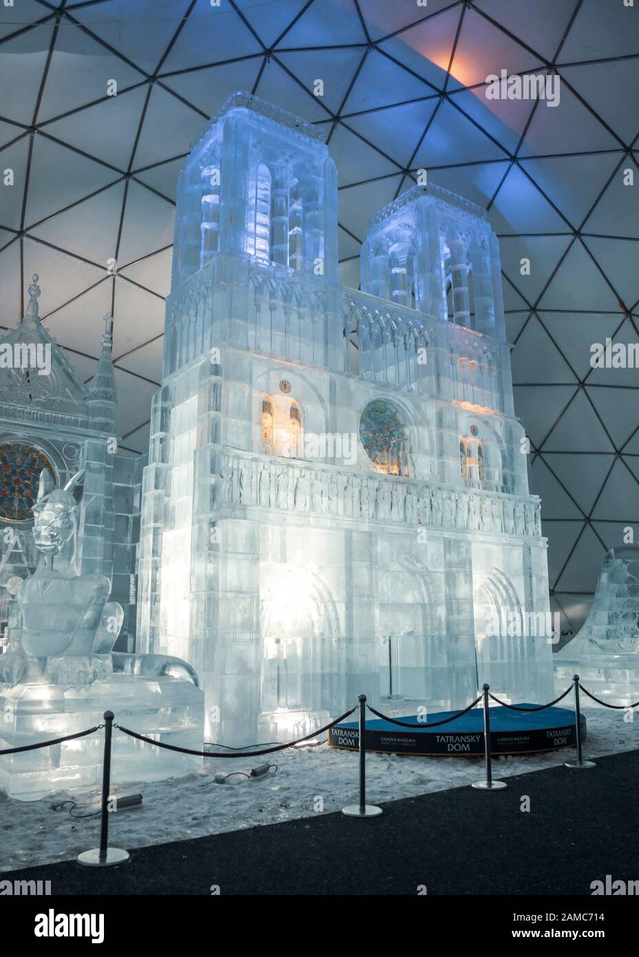 Hrebienok: Tatransky Ladovy dom (Tatra Ice Dome) 2019/2020 - Kathedrale Notre Dame. Slowakei. Europa Stockfoto