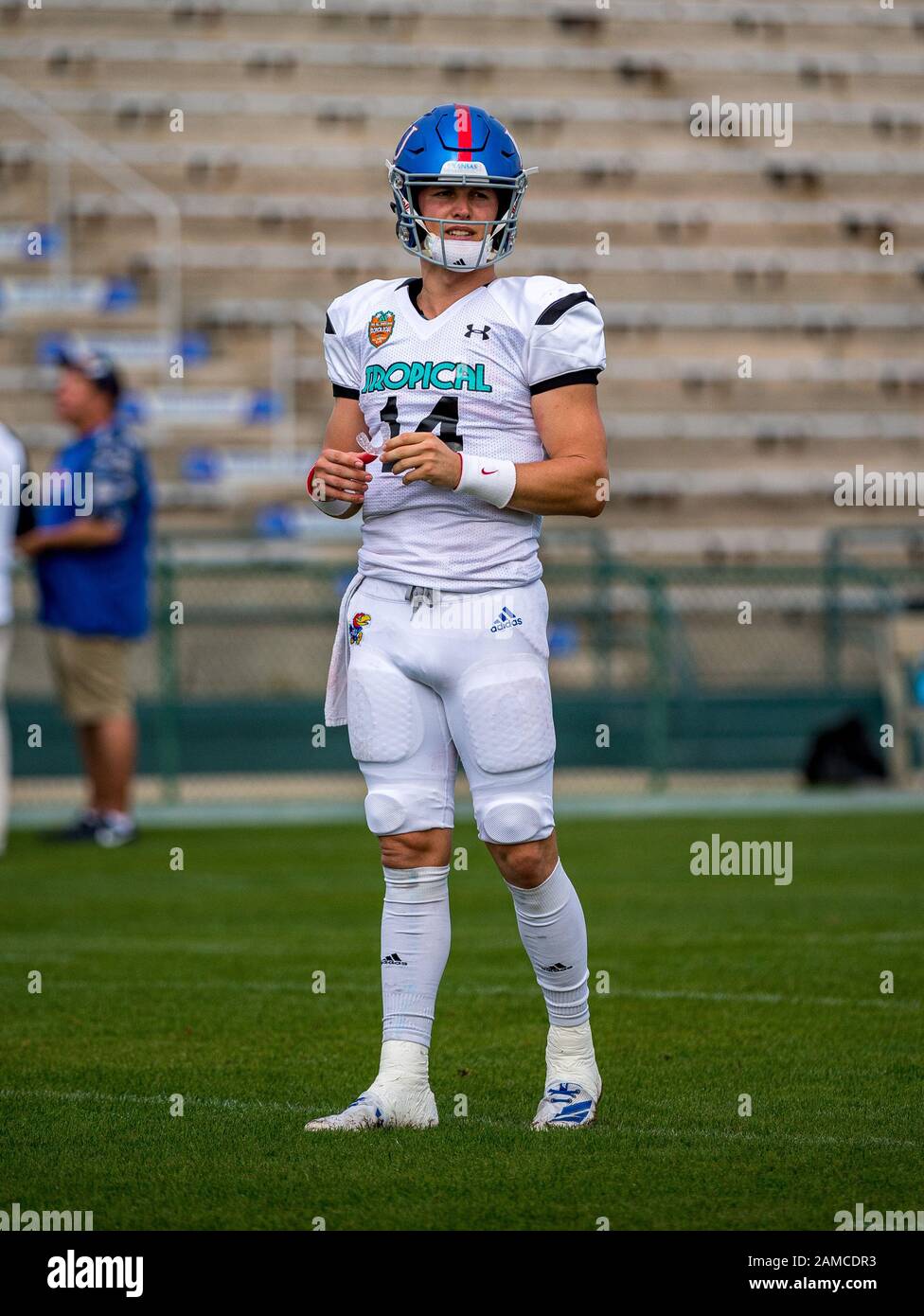 DeLand, FL, USA. Januar 2020. American Team Quarterback Carter Stanley (14) während College Football All Star Game im SPIRAL Tropical Bowl zwischen American (White) und National (Black0 im Spec Martin Stadium in DeLand, Fl. Romeo T Guzman/CSM/Alamy Live News Stockfoto