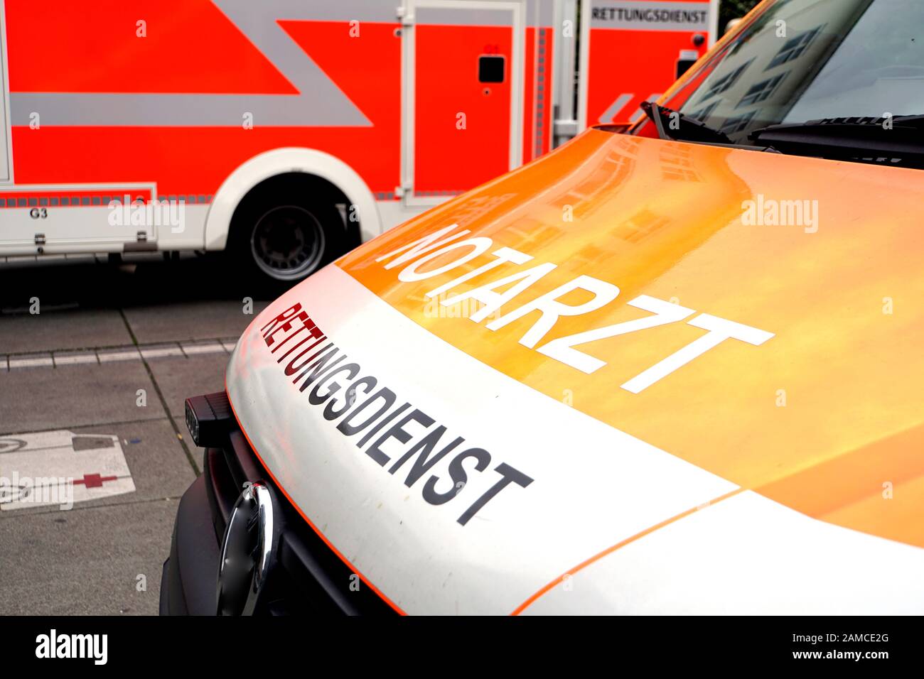 Symbolbild Rettungsdienst - Rettungswagen - Notarzt Stockfoto