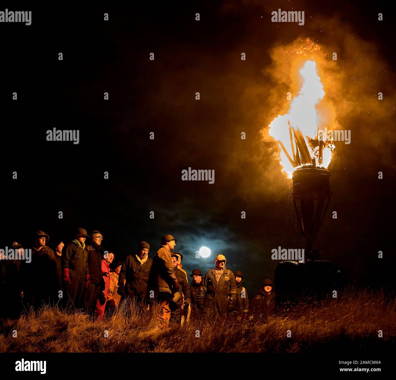 Januar 2020. Burghead, Moray, Schottland, Großbritannien. Das ist das "Burning of the Clavie", ein für Burghead einzigartiges Brandfest, das das neue Jahr grüßt. Überhaupt Stockfoto
