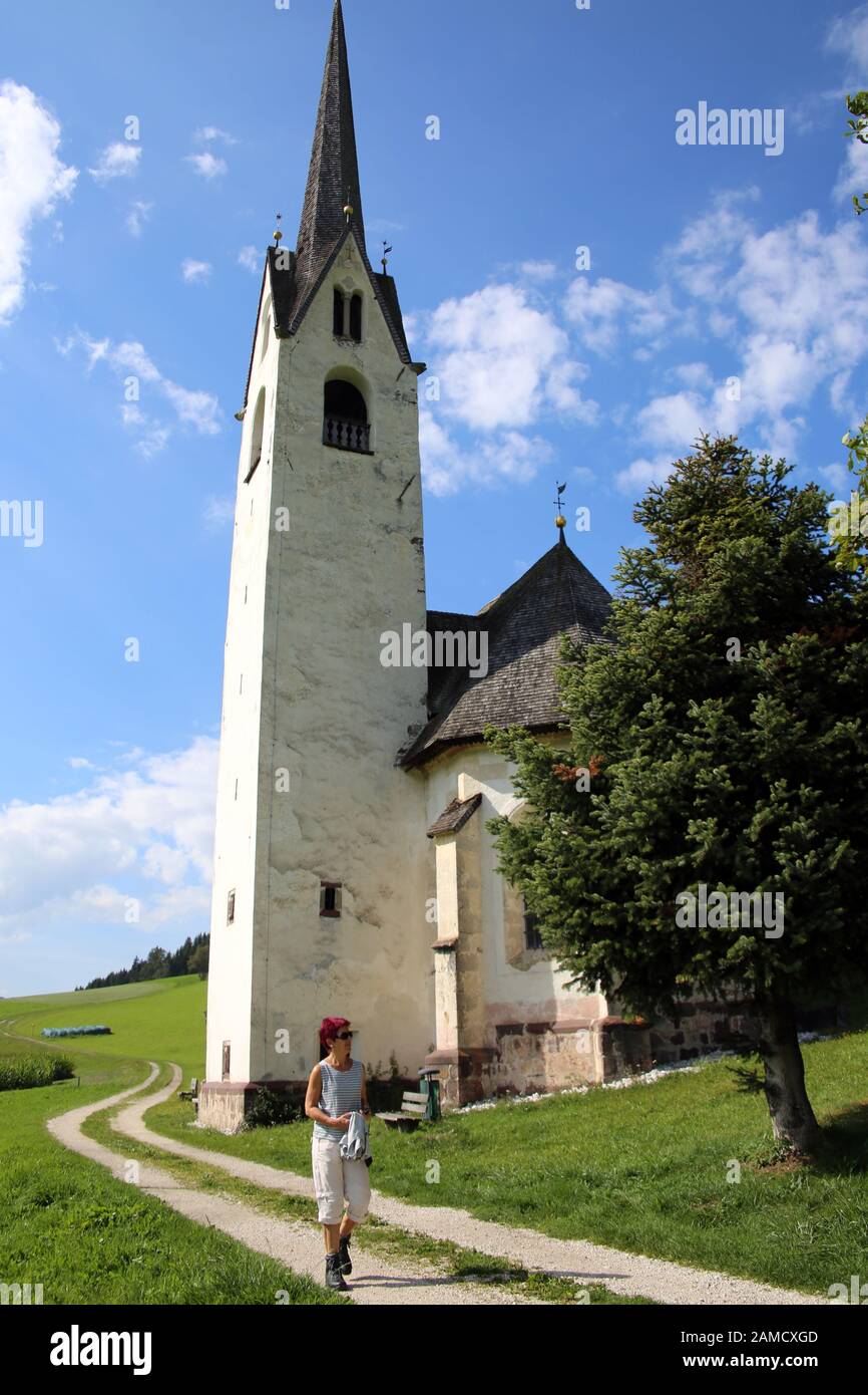 Kirche St. Magdalena in Moos, Mooskirche, Niederdorf, Südtirol, Italien Stockfoto