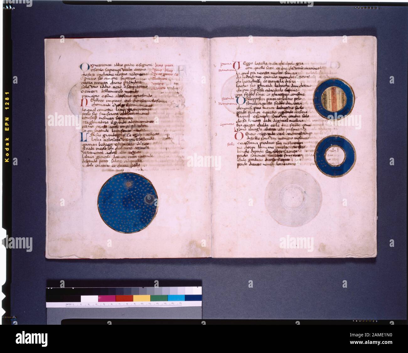 Text mit drei Diagrammen in Gold, Blau und anderen Farben rote und blaue Initialen, in De Ricci, Seymour, Census of Medieval and Renaissance Manuscripts in den Vereinigten Staaten und Kanada aufgeführte Rupien. New York. N. Y.: H.W. Wilson, 1935; and Supplement, New York, N. Y.: Bibliographical Society of America, 1962. Eigentum: Sammlung des Marchese Girolamo d'Adda, Mailand. Sammlung von Charles Fairfax Murray, Florenz. Aus Gilhofer und Ranschburg von Wien bezogen. Wappen am 1. De Ricci, 1332. Diagramm von Dr. G.B. Gast. Bibliotheksdossier. Dieses Manuskript wird derzeit in einem mit einem Kästchen markierten Feld gespeichert Stockfoto