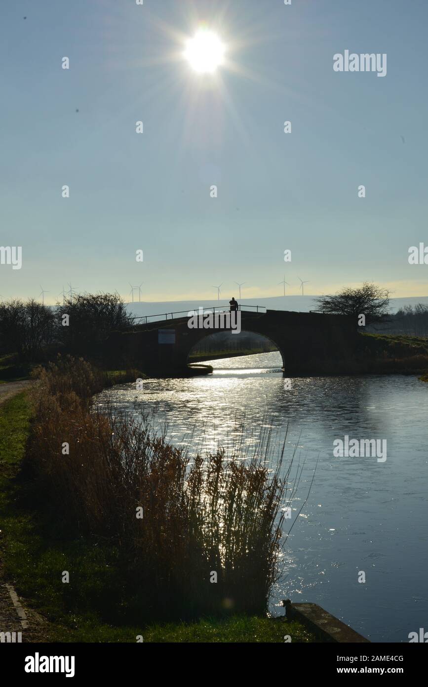 Fahrt auf dem Leeds-Liverpool Kanal, Großbritannien Stockfoto