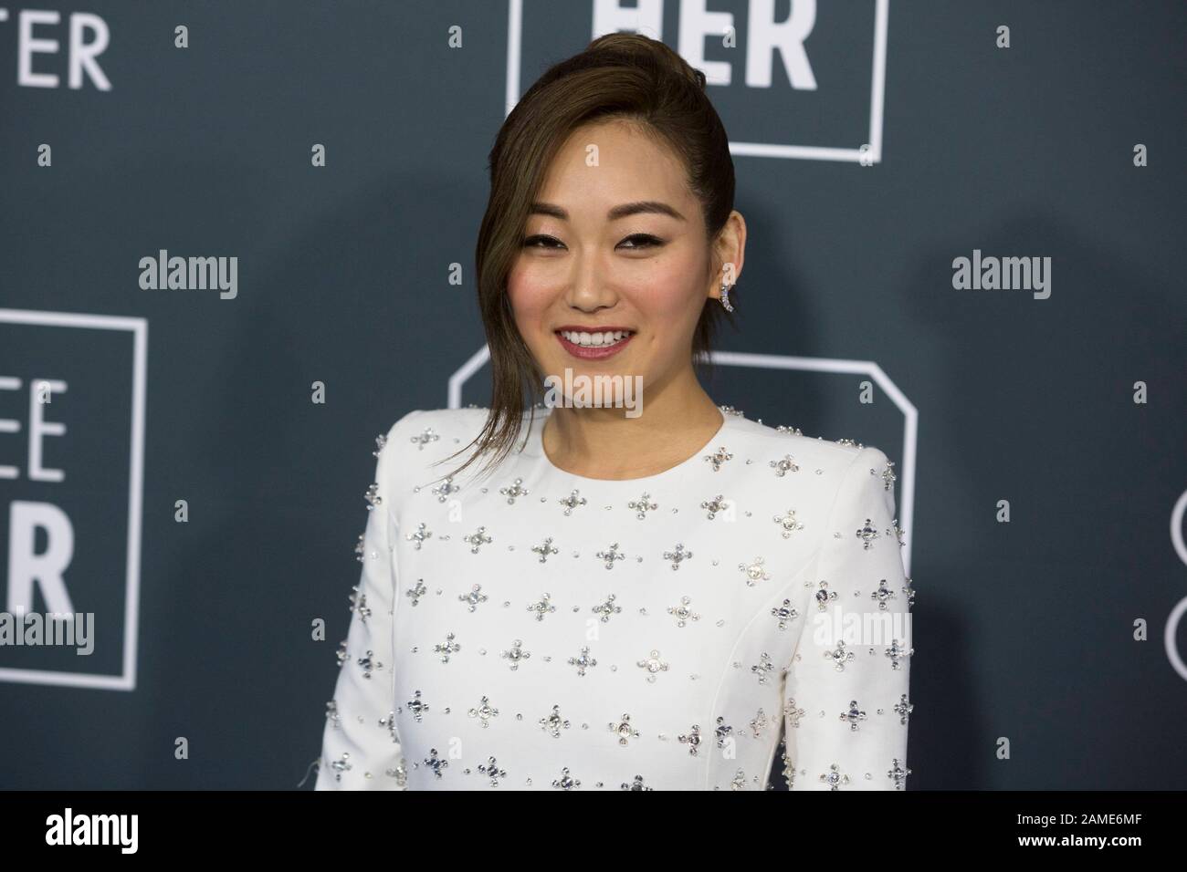 Karen Fukuhara nimmt am 12. Januar 2020 an den 25th Annual Critics' Choice Awards im Barker Hangar in Santa Monica, Los Angeles, Kalifornien, USA, Anteil. Weltweite Verwendung Stockfoto
