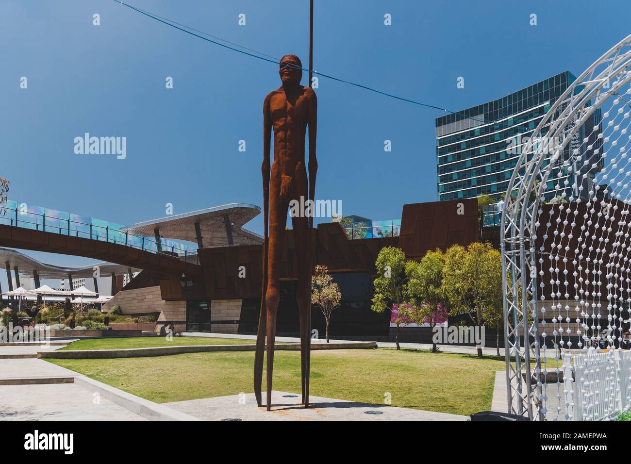 Perth, AUSTRALIEN - 26. Dezember 2019: Details zum Yagan Square in Perth CBD, einem der Hauptbereiche des Stadtzentrums Stockfoto