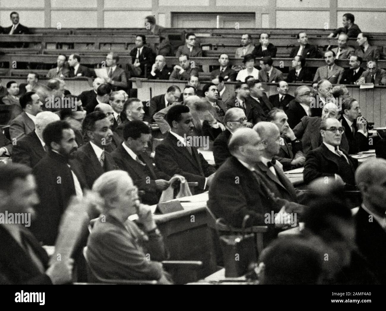 Bei einem Treffen des Völkerbundes in Genf, Schweiz. Der Negus von Abessinia Haile Selassie (links in schwarzer Jacke) und Mitglieder seiner Familie. Stockfoto