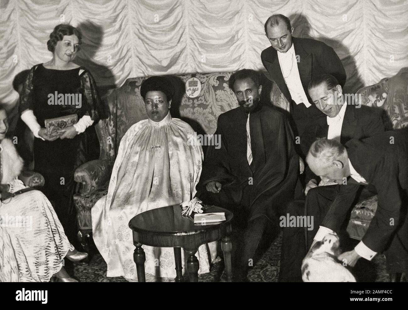Haile Selassie mit Mitgliedern seiner Familie in London. 1936 Stockfoto