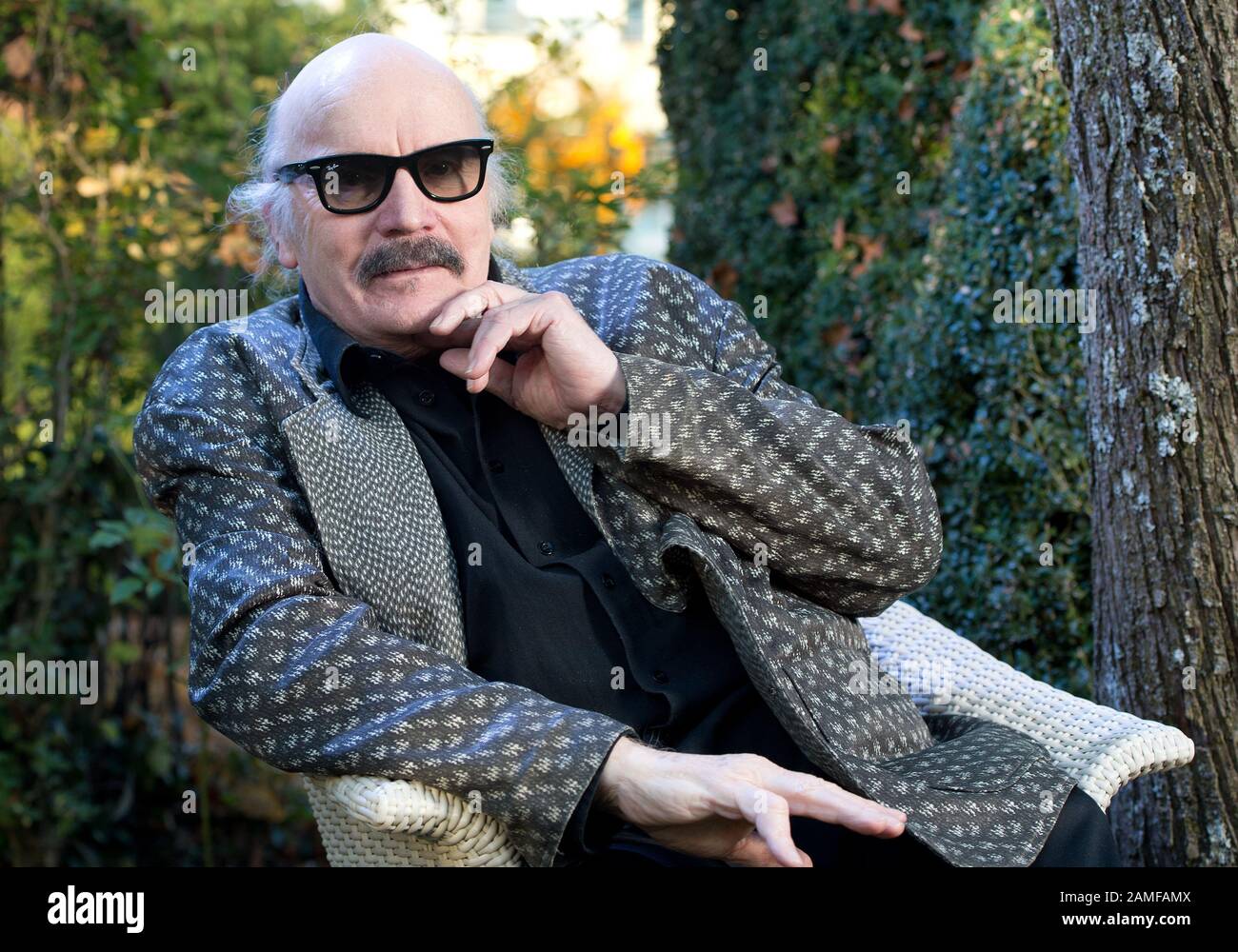 Wolfgang Dauner, Jazzmusiker und Komponist, nahm am 4. November 2015 vor seinem Haus in Stuttgart (Baden-Württemberg) auf. Am 30. Dezember 2015 wird er 80. Foto: Bernd Weissbrod / dpa - Nutzung weltweit Stockfoto