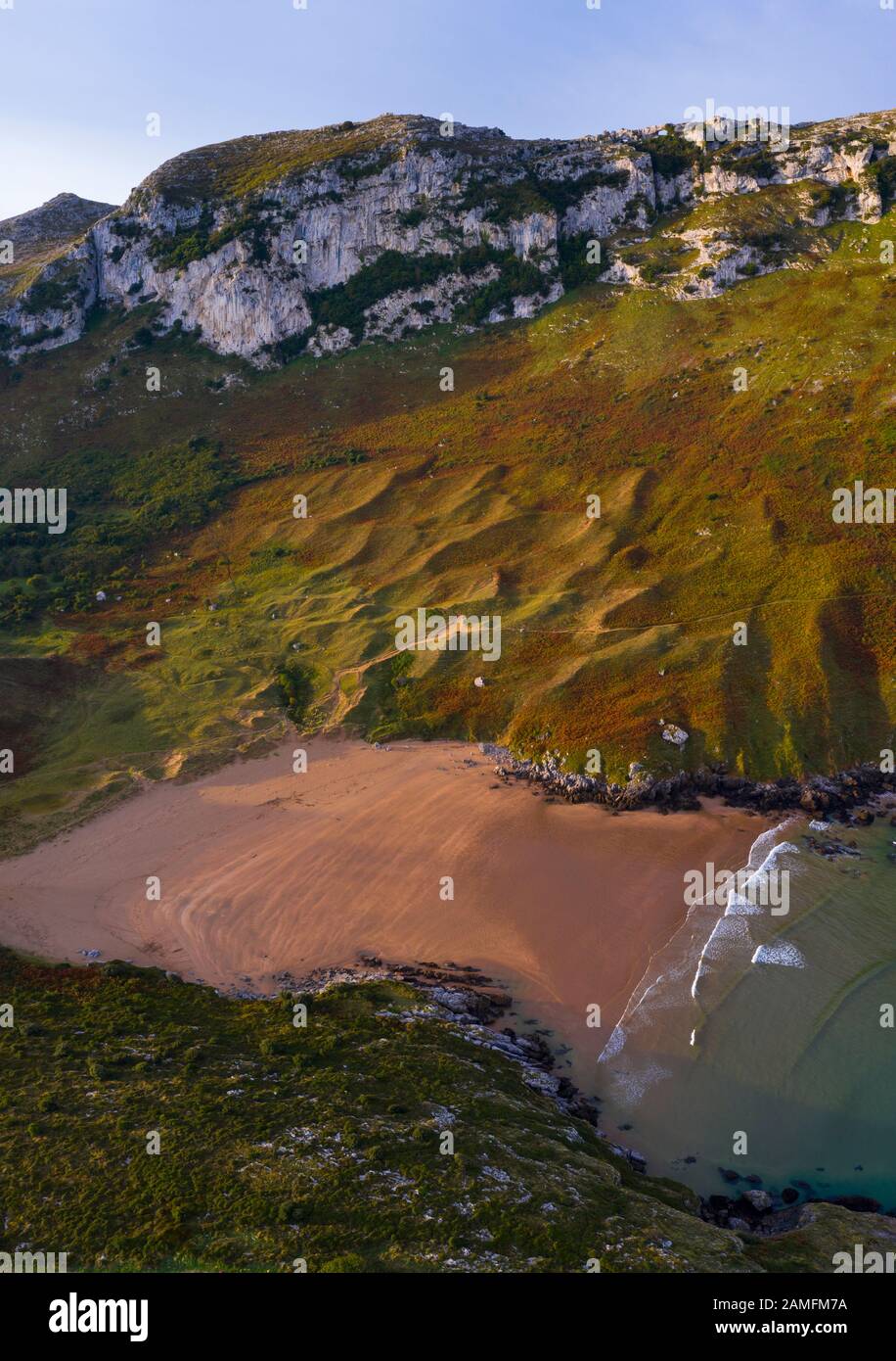 Dünen von Sonabia, Luftbild, Berg Candina, Sonabia, Gemeinde Castro Urdiales, Montaña Oriental Costera, Kantabrien, Spanien, Europa Stockfoto