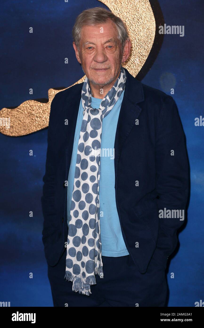 The Cats Photocall Held at the Corinthia Hotel, London - Arrivals Featuring: Sir Ian Mckellen Where: London, Großbritannien When: 13 Dez 2019 Credit: Mario Mitsis/WENN.com Stockfoto