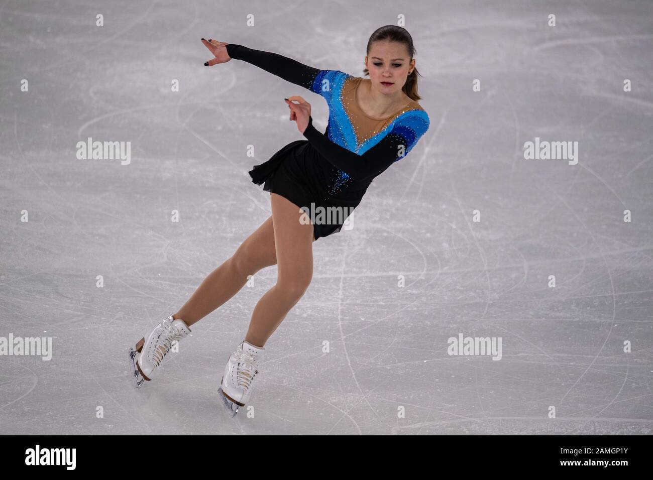 Lausanne, Schweiz. 13. Januar 2020 RYABOVA Jekaterina (AZE) tritt in Figure Skating Women Free Dance während der Jugend-Olympischen Spiele in Lausanne 2020 in der Vaudoise Arena am Montag, 13. Januar 2020 an. Lausanne, Schweiz. Credit: Taka G Wu/Alamy Live News Stockfoto