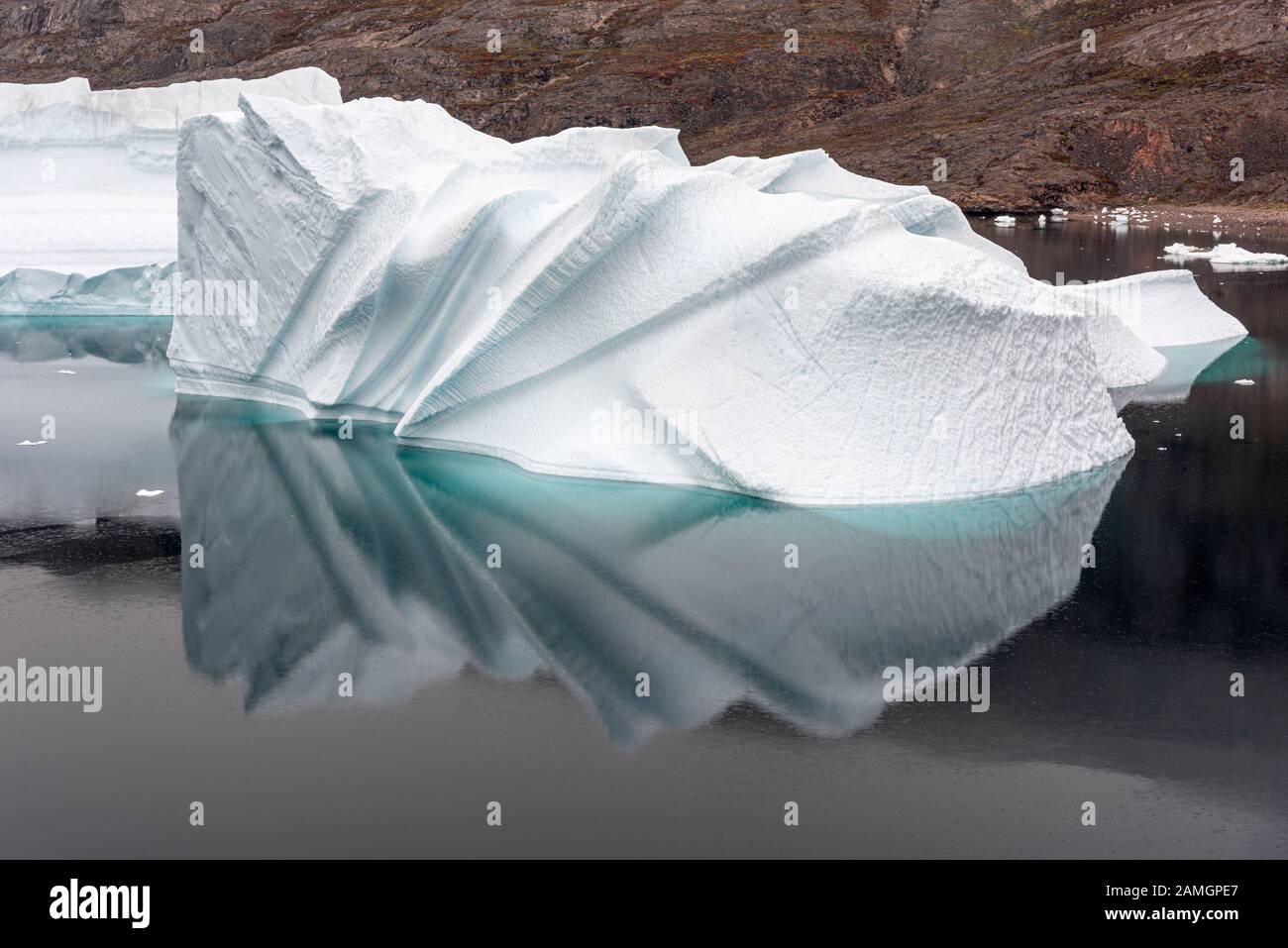Eisberge auf Rode Island im Scoresby Sound Fjordsystem, Ostgrönland Stockfoto