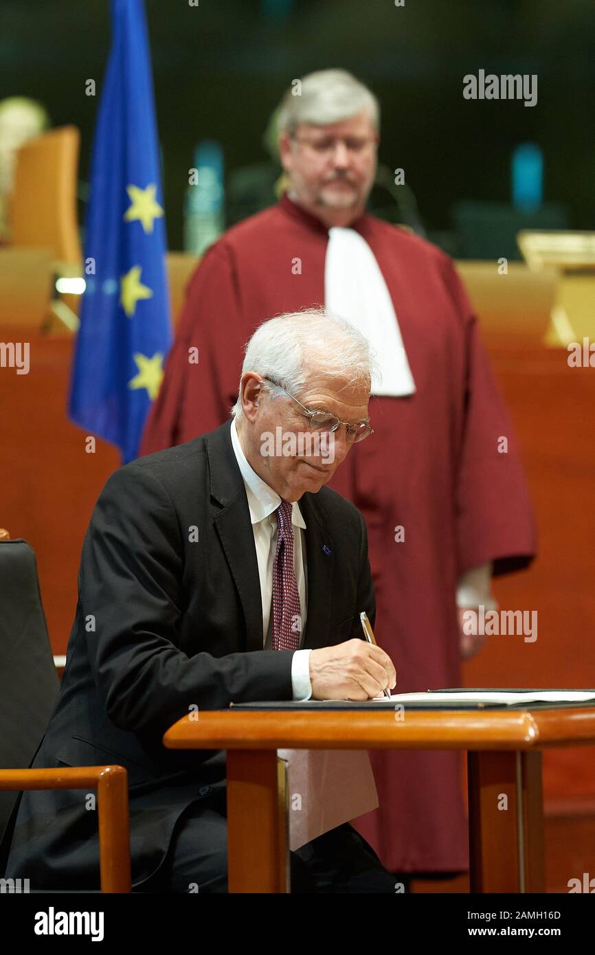 Luxemburg. Januar 2020. Vizepräsident Josep Borrell Fontelles aus Spanien ist beim Europäischen Gerichtshof vereidigt.26 die Kommissare leisten den Eid beim Europäischen Gerichtshof in Luxemburg. Credit: Thomas Frey / dpa / Alamy Live News Stockfoto