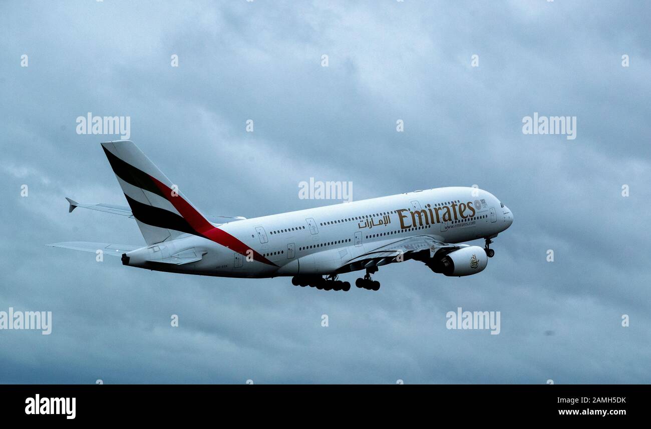 Ein Emirates Airbus A380-861 mit Registrierung A6-EDK nimmt vom Flughafen Manchester ab. PA Foto. Bilddatum: Montag, 13. Januar 2020. Der Fotowredit sollte lauten: Peter Byrne/PA Wire Stockfoto