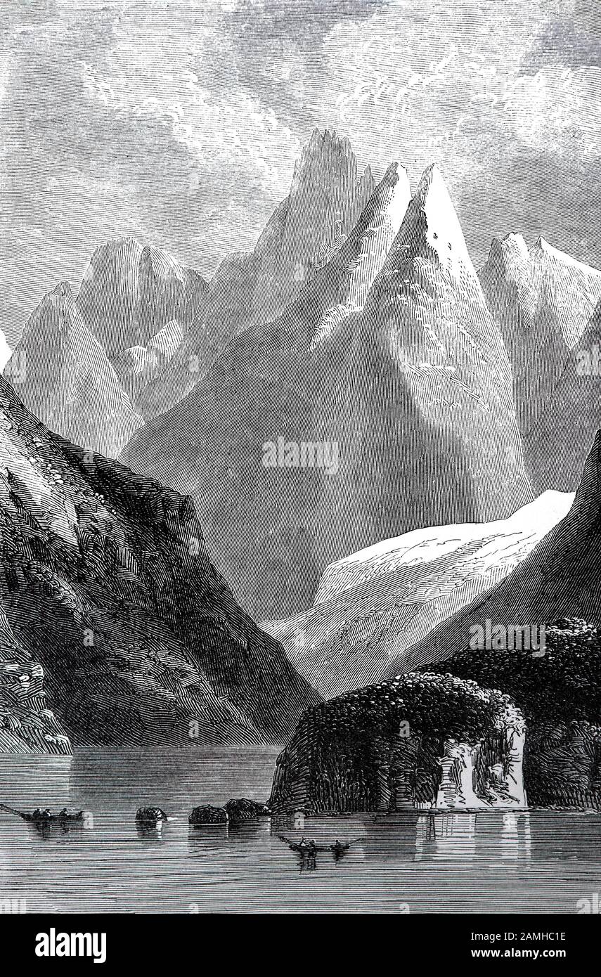 Konische Berge in Feuerland (Spanisch für "Land des Feuers"), einer Inselgruppe am südlichsten Zipfel des südamerikanischen Festlandes, über die Straße von Magellan. Die Inselgruppe besteht aus der Hauptinsel Isla Grande de Tierra del Fuego und einer Gruppe von vielen Inseln, darunter die Inseln Cape Horn und Diego Ramírez. Tierra del Fuego ist zwischen Chile und Argentinien aufgeteilt, wobei letztere die östliche Hälfte der Hauptinsel und die ehemalige die westliche Hälfte sowie die Inseln südlich des Beagle Channel kontrollieren. Stockfoto