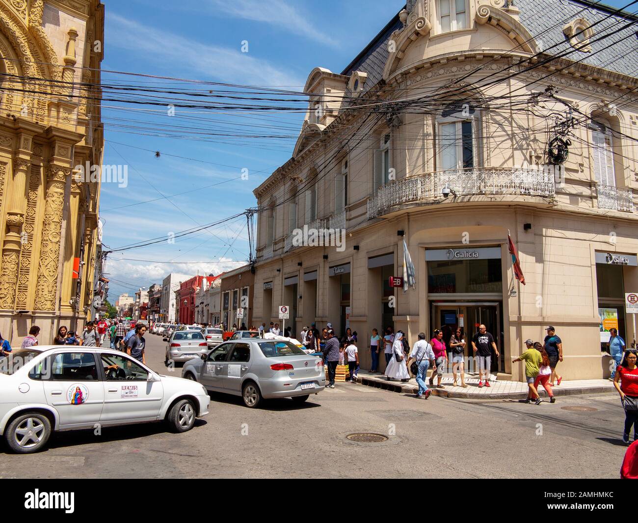 Straßenhändler auf der Straße im Stadtzentrum von Salta, Argentinien Stockfoto