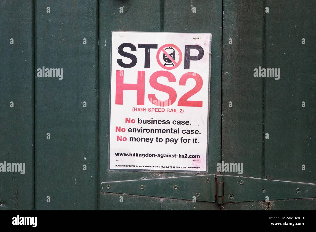 Harefield, Großbritannien. Januar 2020. Ein Plakat mit dem HS2-Stopp an einer Garagentür. Credit: Mark Kerrison/Alamy Live News Stockfoto