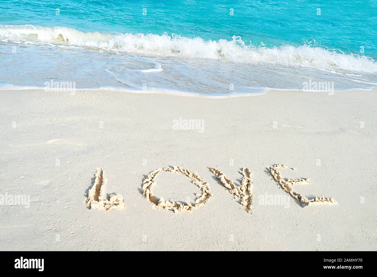 Liebe auf dem Meer. Liebeskonzept für Valentinstag oder Sommerurlaub. Stockfoto