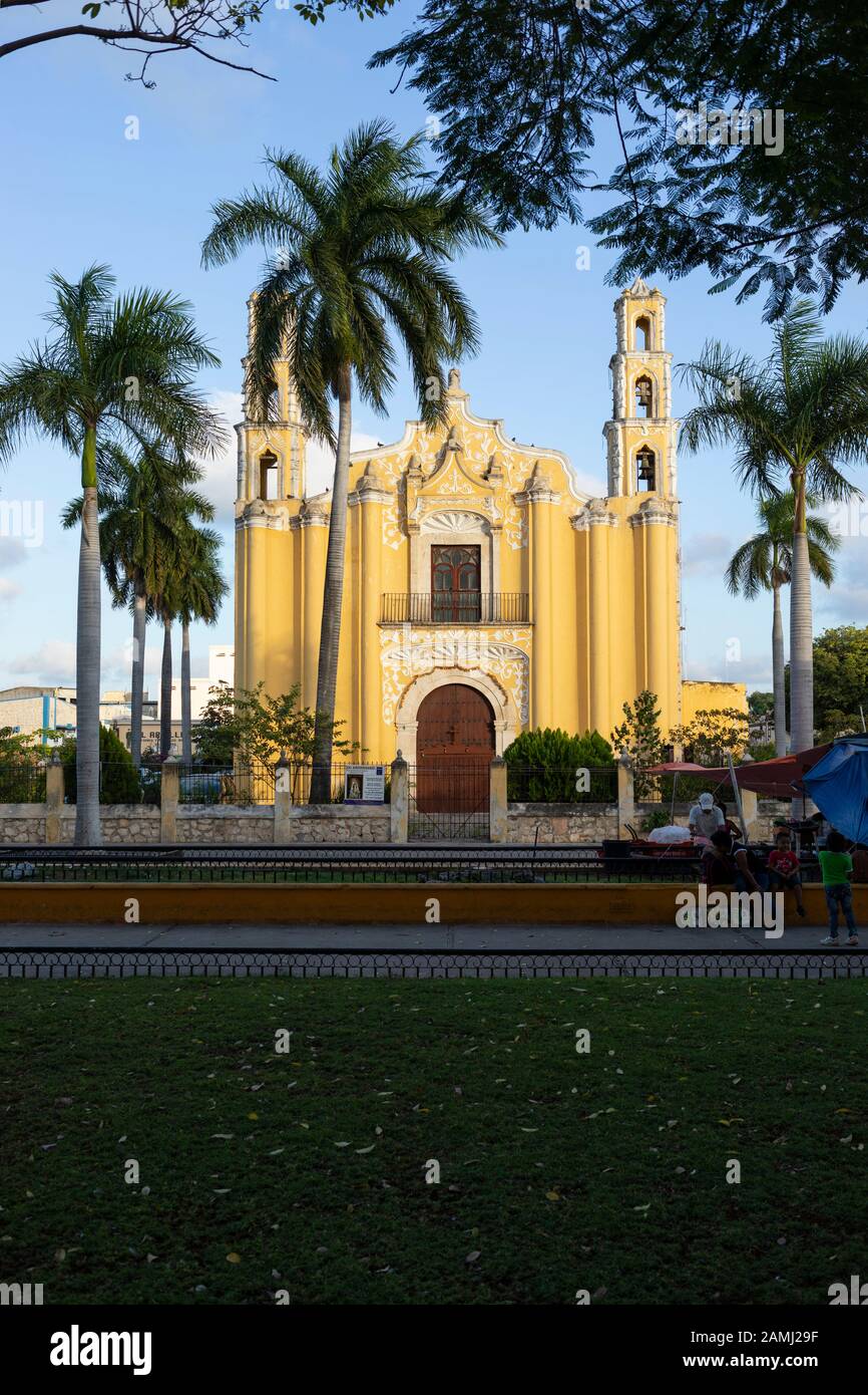 Iglesia de San Juan Bautista (St. Johannes der Täufer), eine Kirche in der Nähe des Zentrums von Merida, Yucatan, Mexiko Stockfoto