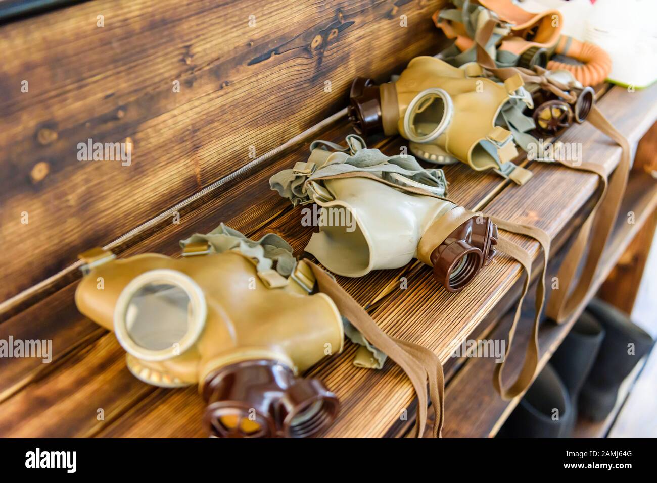 Gasmasken der 1960er Jahre aus der kommunistischen Tschechoslowakei Stockfoto