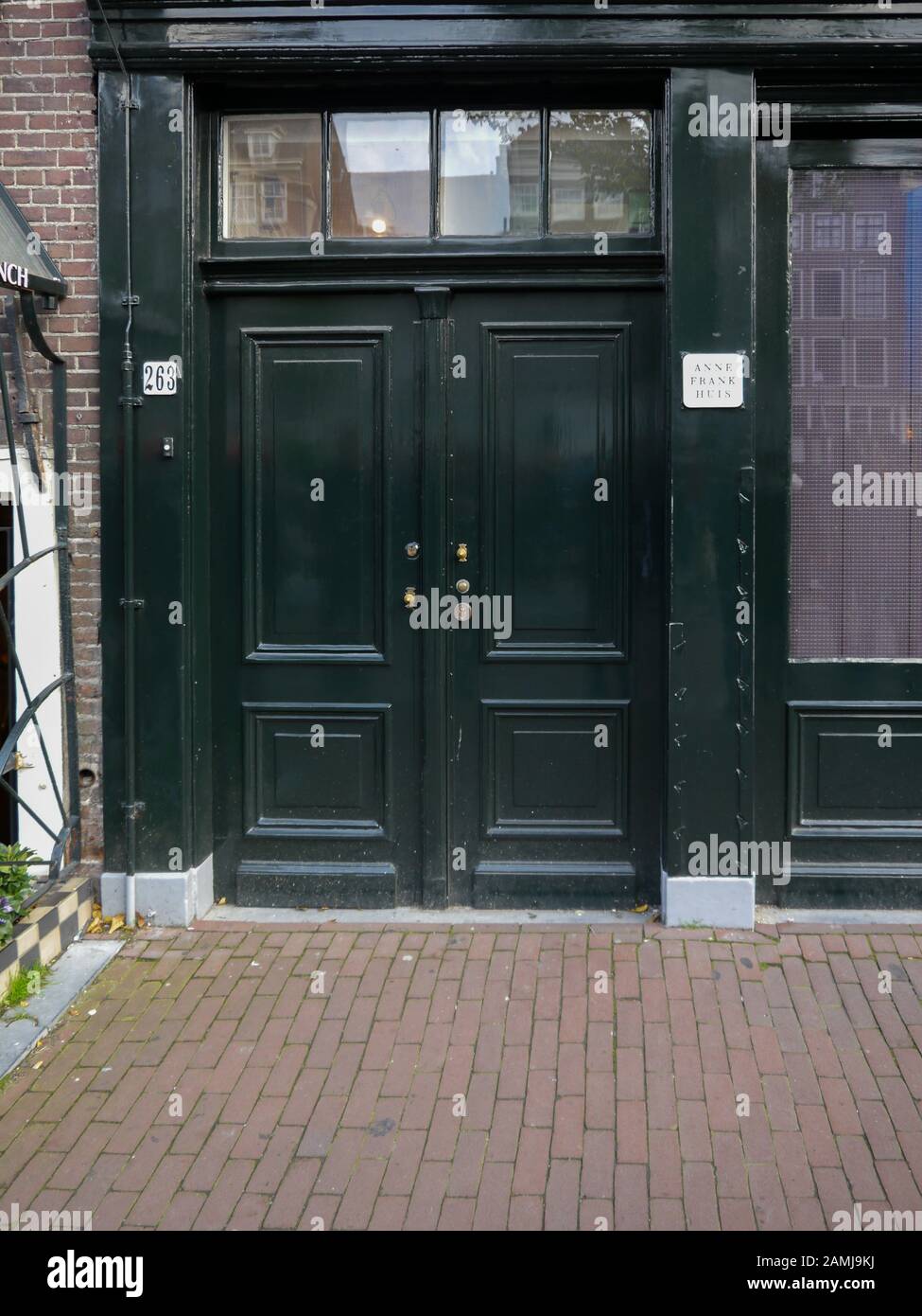 Die Haustür von Anne Franks Haus, Amsterdam, Niederlande Stockfoto