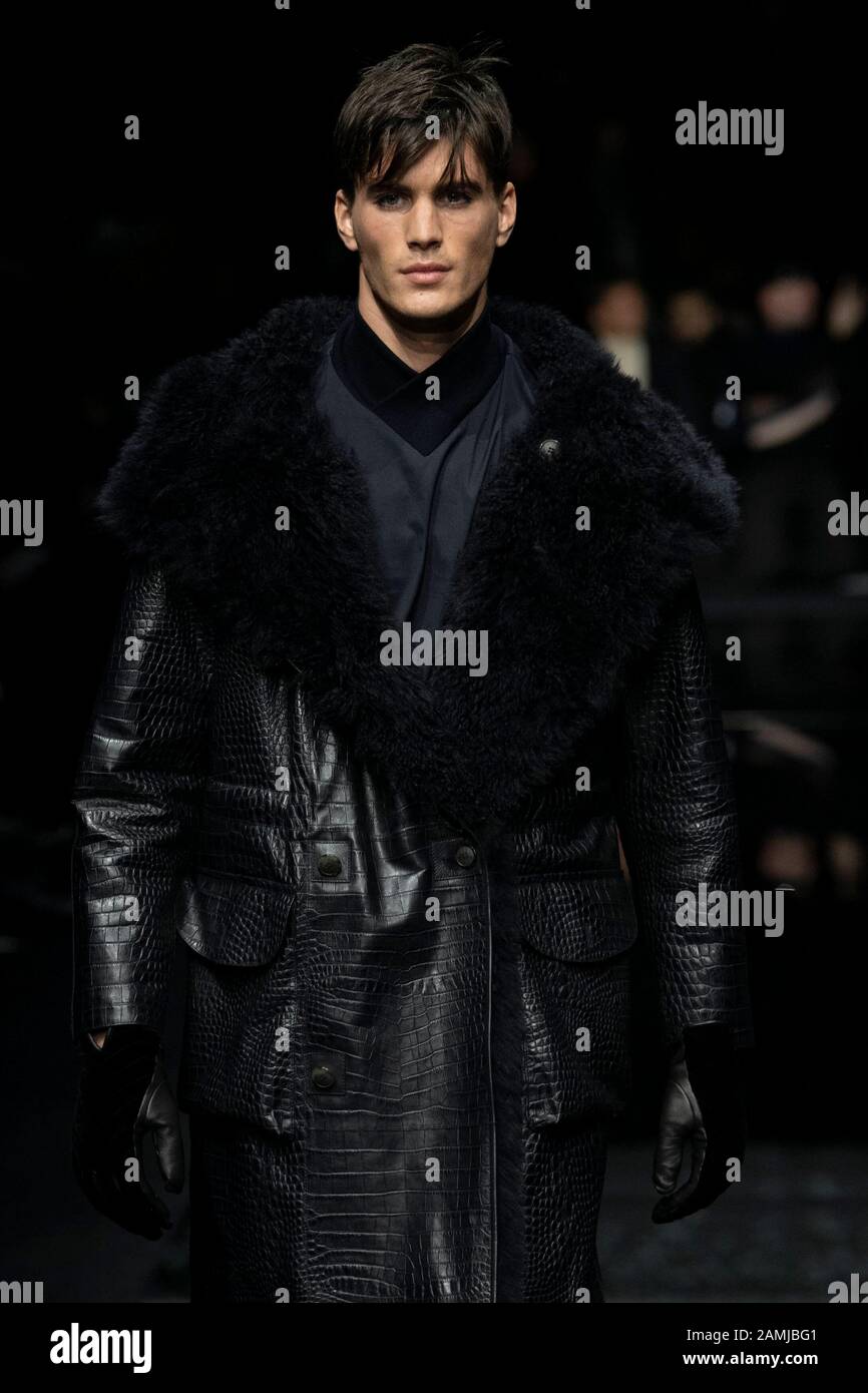 Mailand, Italien. Januar 2020. Giorgio ARMANI Herbst/Winter 2020/2021 Start- Und Landebahn während der Mailänder Fashion Week Men'Äôs Januar 2020 - Mailand, Italien 13.01.2020 weltweite Nutzung Credit: Dpa/Alamy Live News Stockfoto