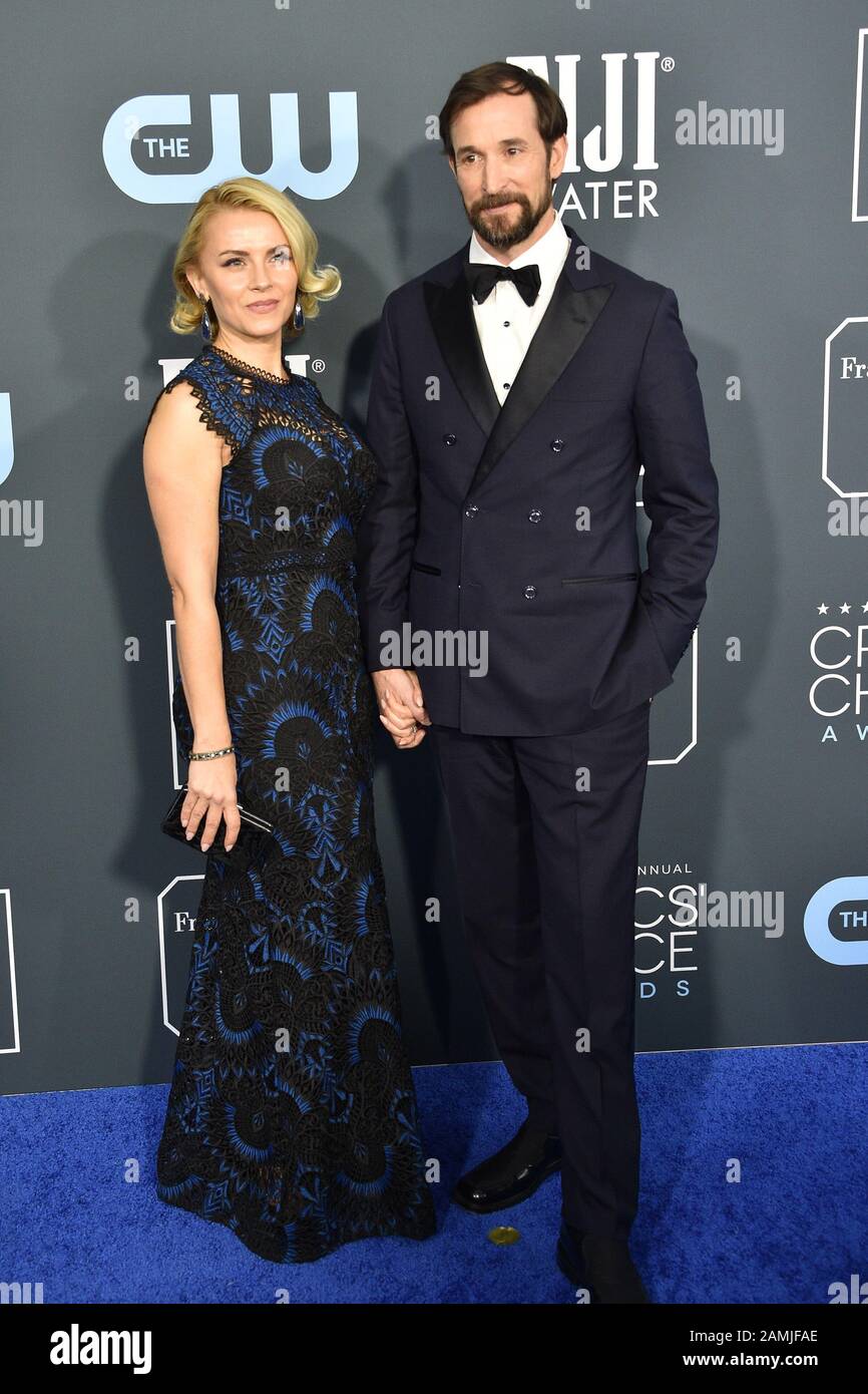 12. Januar 2020, Santa Monica, CA, USA: Los ANGELES - 12. JANUAR: Sara Wells, Noah Wylie bei den Critics Choice Awards 2020 im Barker Hanger am 12. Januar 2020 in Santa Monica, CA (Credit Image: © Kay Blake/ZUMA Wire) Stockfoto