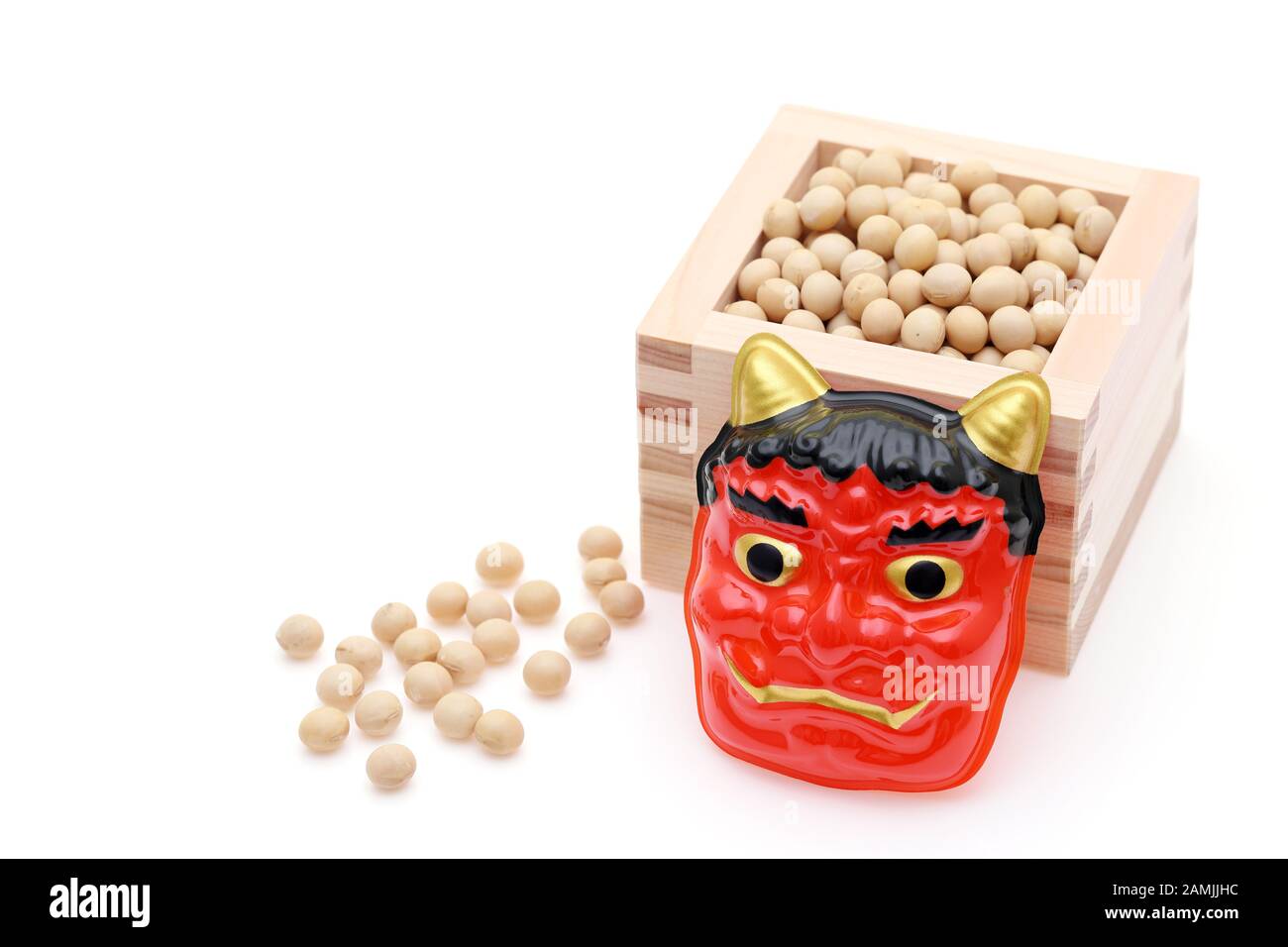 Bei einer jährlichen Veranstaltung werden traditionelle japanische Setsubun Events, Sojabohnen und Masken des oni-Dämons verwendet Stockfoto