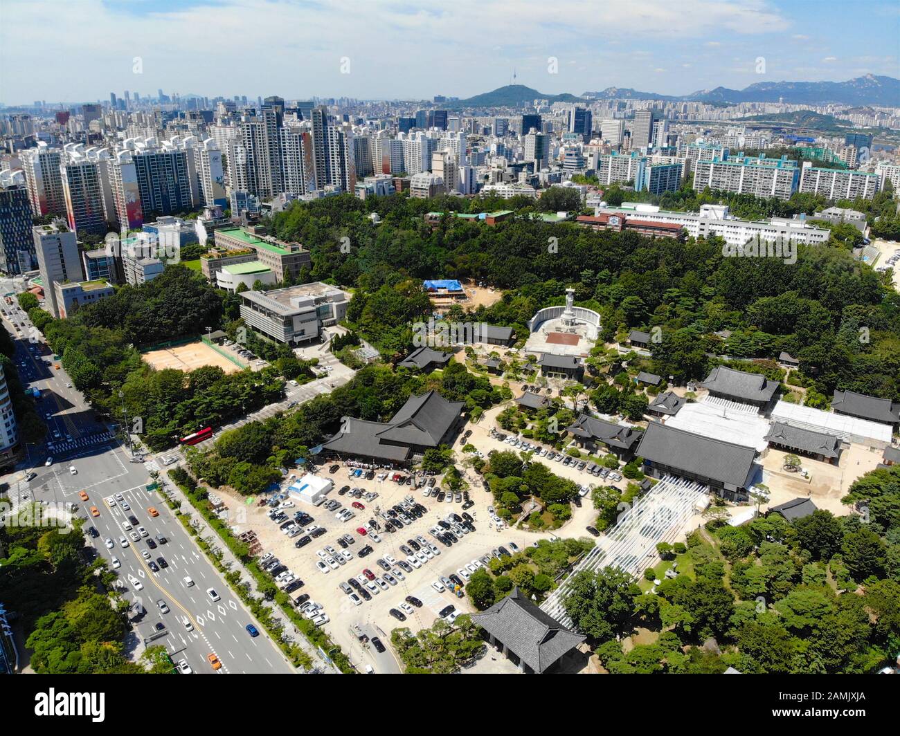 Luftbild Bongeunsa-Tempel im Gangnam-Distrikt von Seoul, Korea. Südkorea Stockfoto